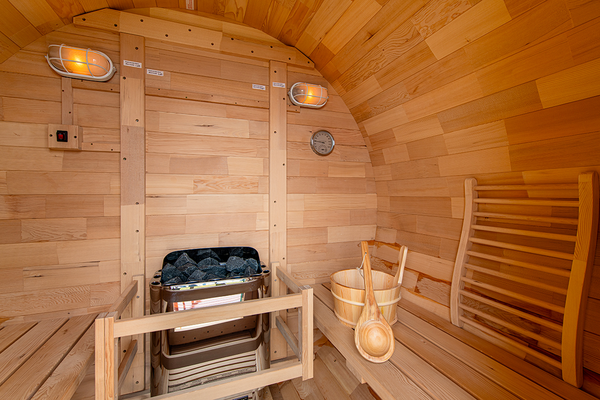 *【バレルサウナ内部】本格ロウリュでととのう贅沢時間。