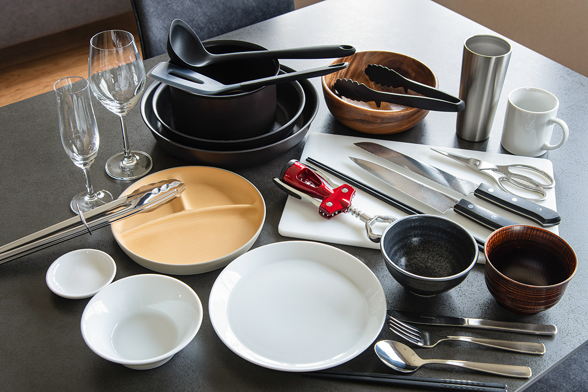 *【キッチングッズ】本格調理を支える多彩なアイテムが勢ぞろい。