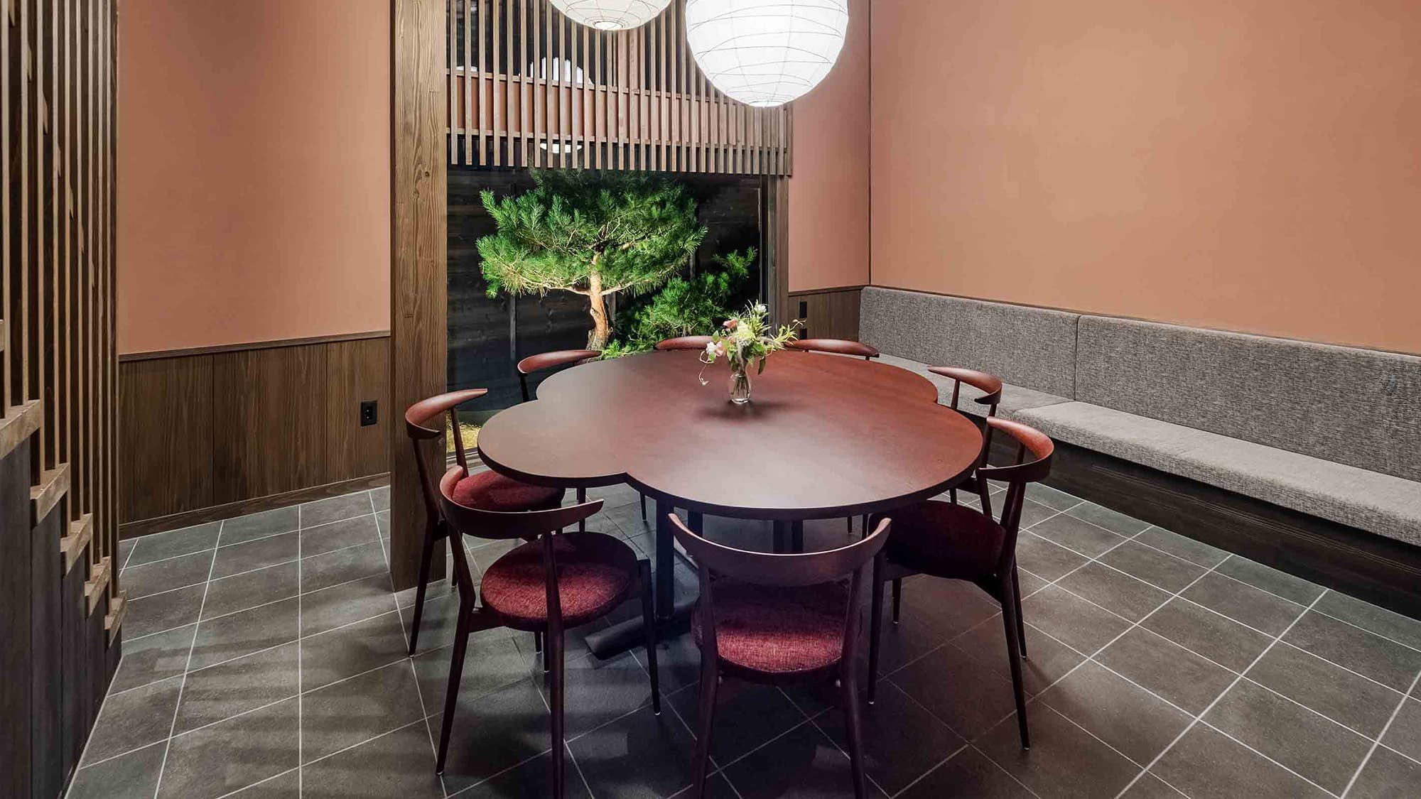 【ゆう奈】リビングダイニング