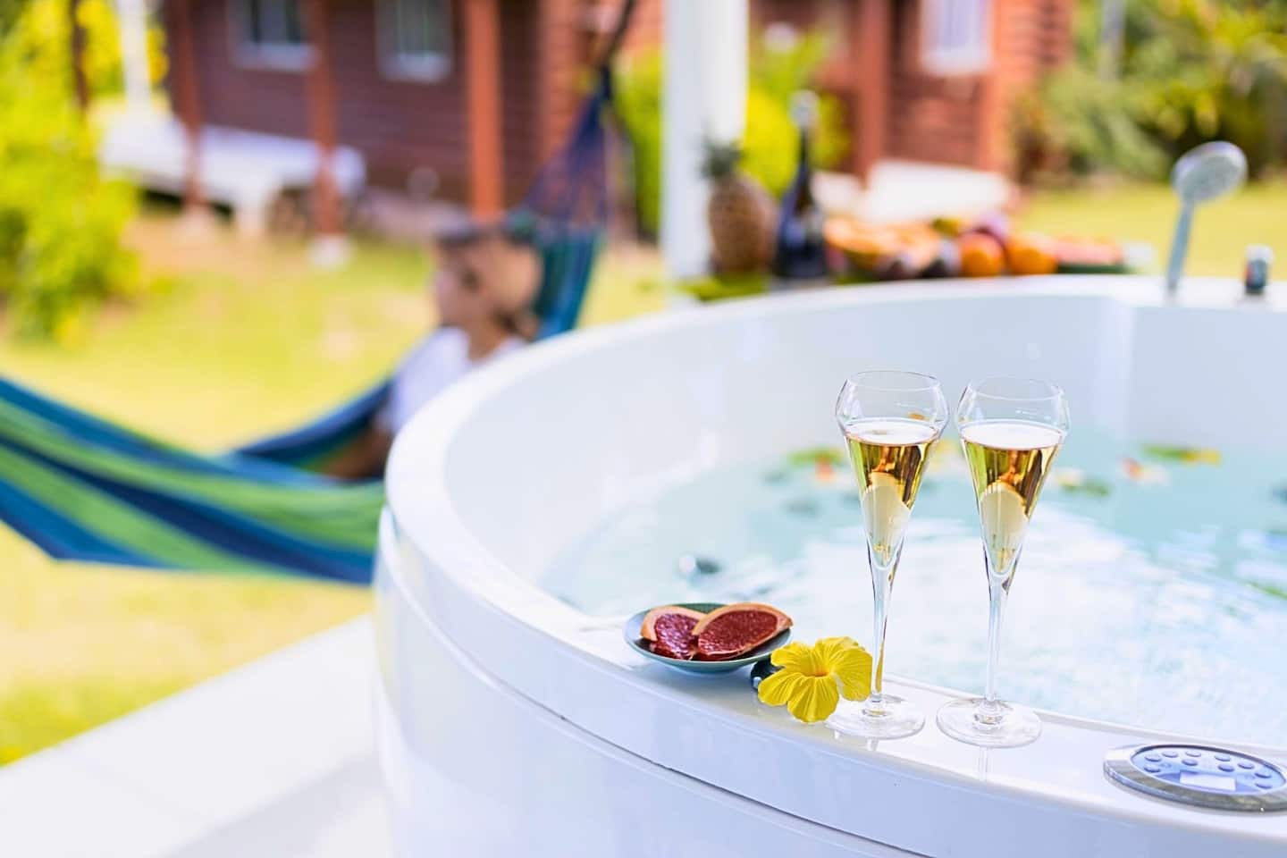 テラスにはジャグジーとハンモックをご用意しております。 ※ジャグジーは水着を着用してご利用ください