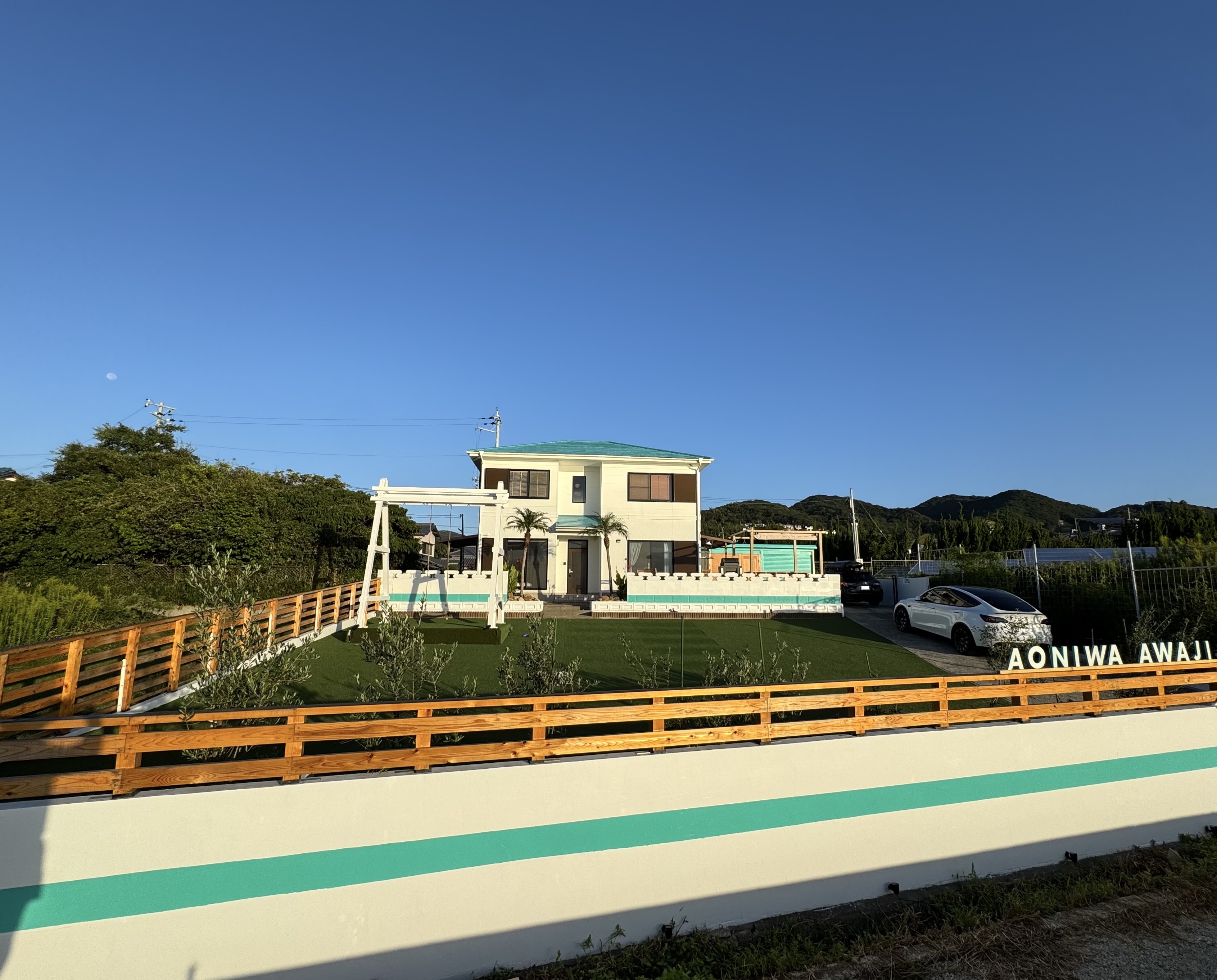 建物外観、庭、ドッグラン、ブランコ