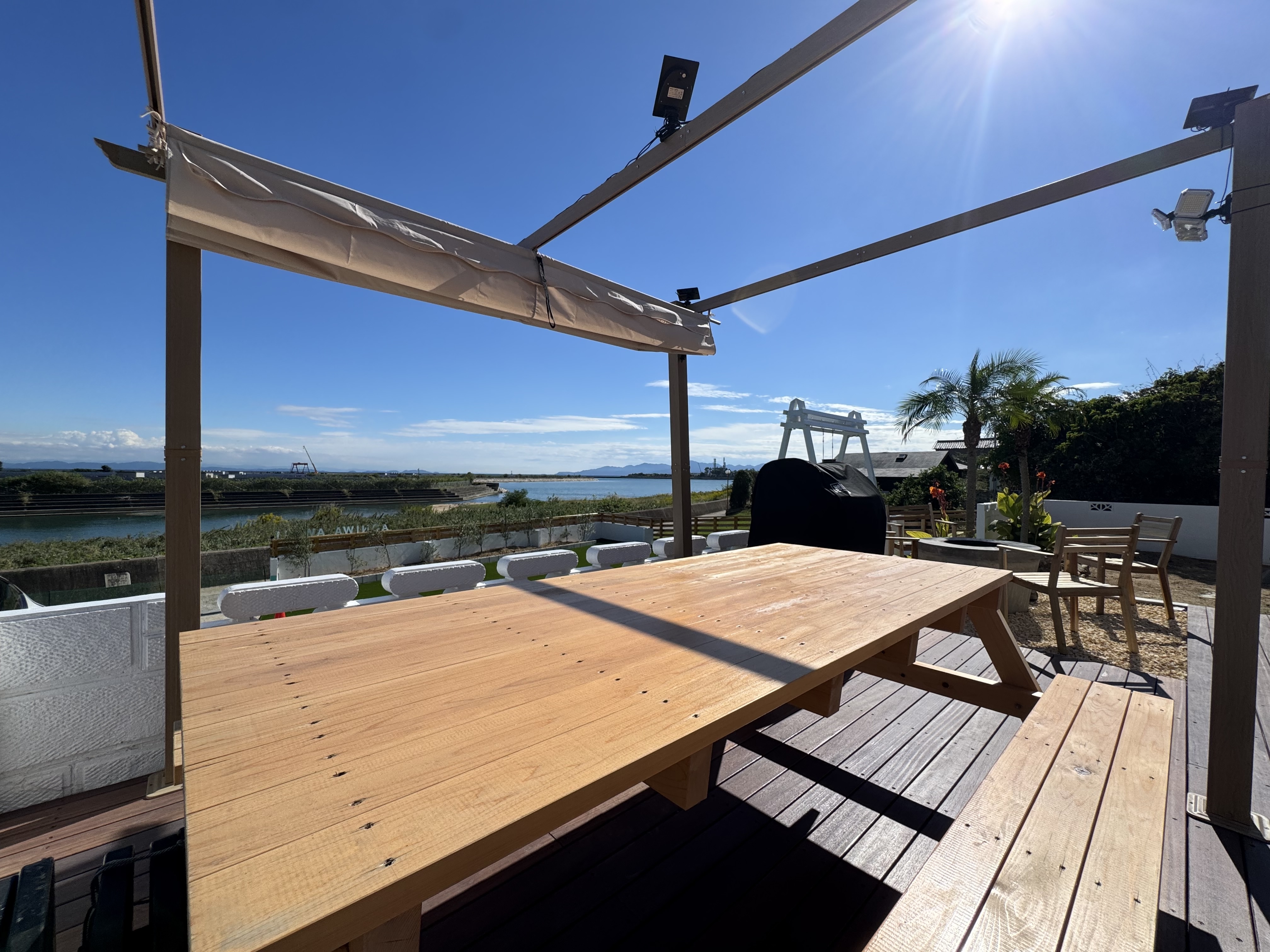 テラス、屋外テーブル