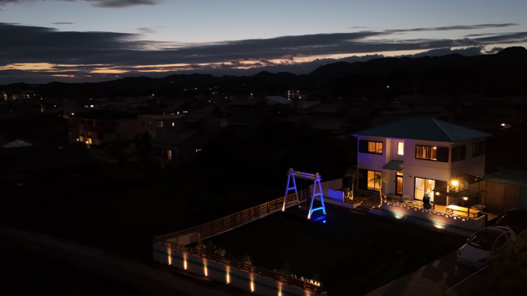 建物外観、夜景