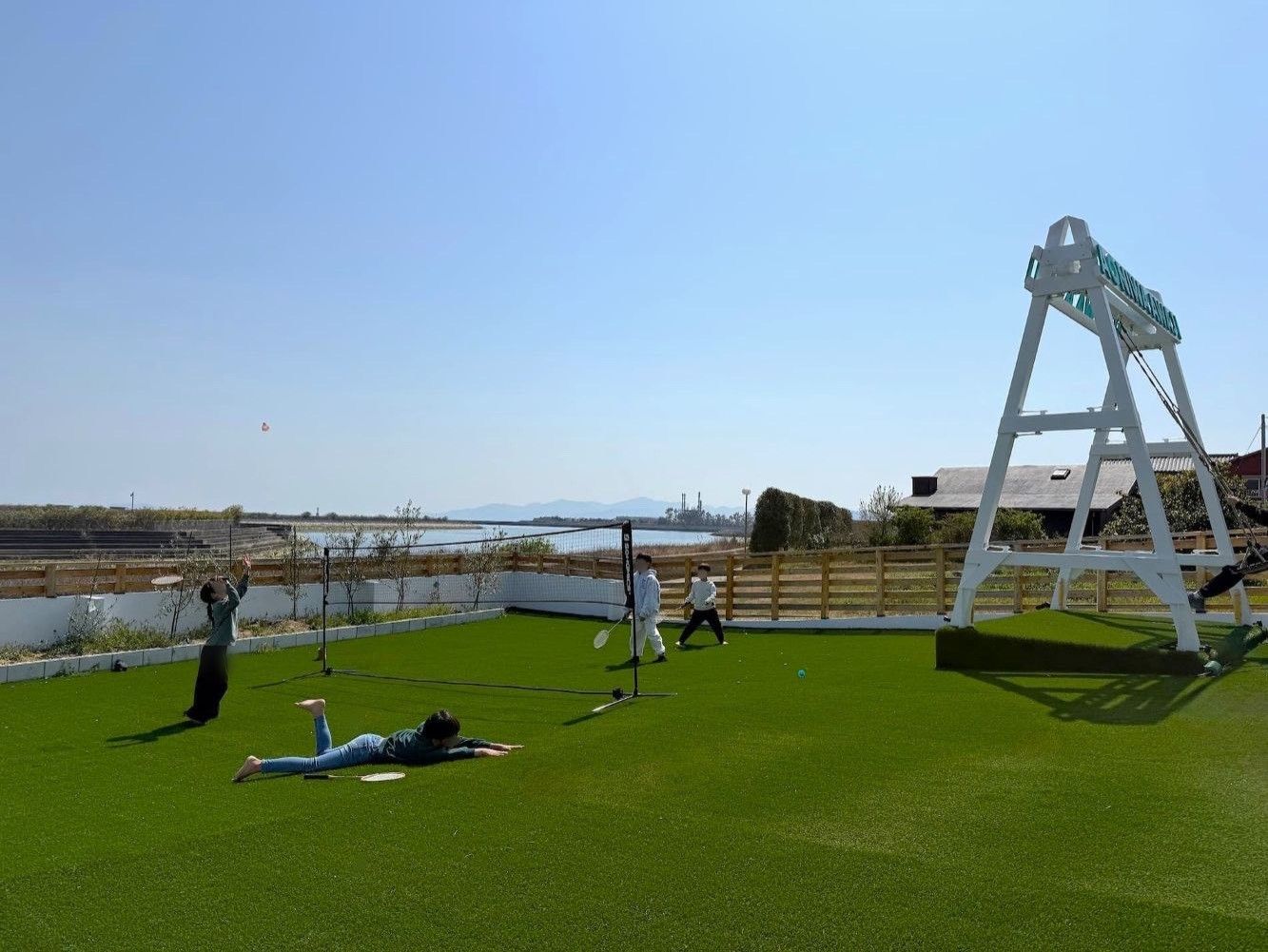 テラス/バトミントン