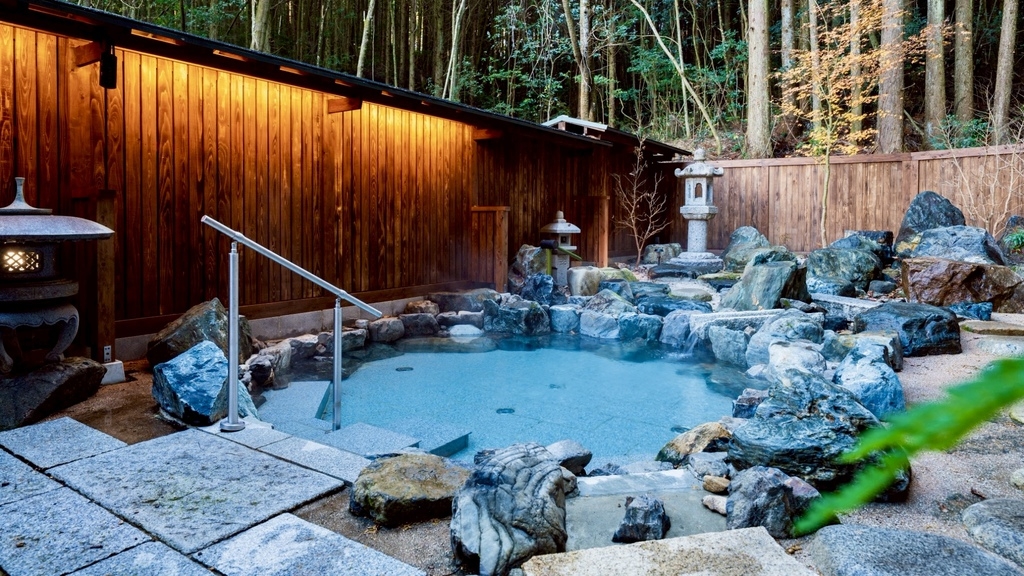 【オープン記念！特別価格】四種の出汁を選べる！岩国の朝採れ野菜堪能／鴨・地鶏の旨みが溶け合う鍋プラン