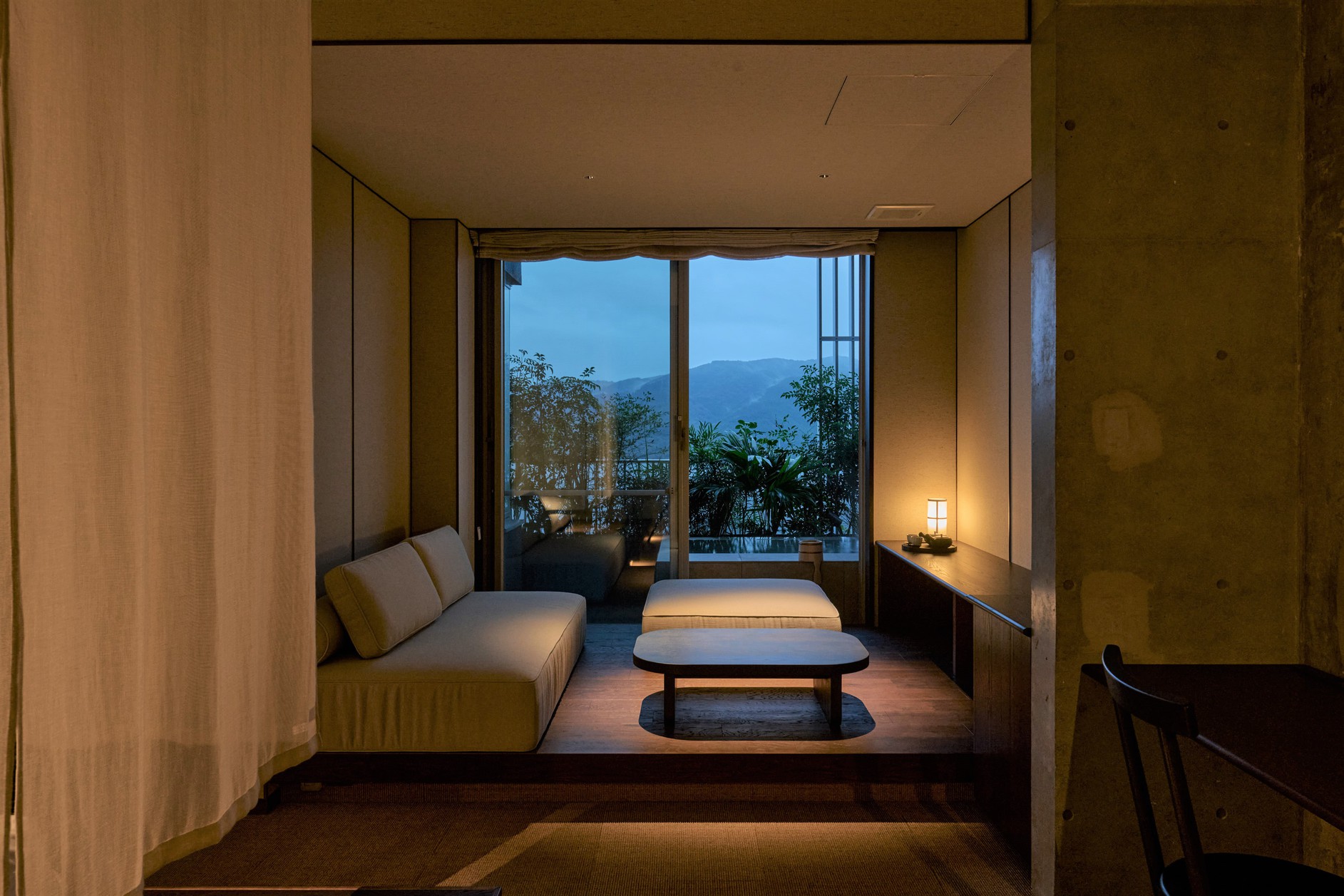 滞在シーン（日暮れ）