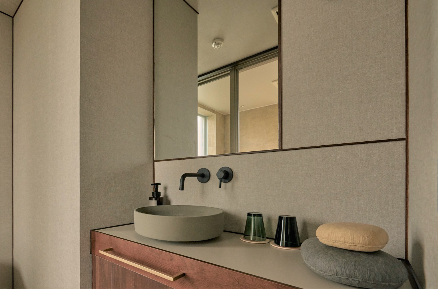 オリエンタルな空気が漂うインテリアデザイン