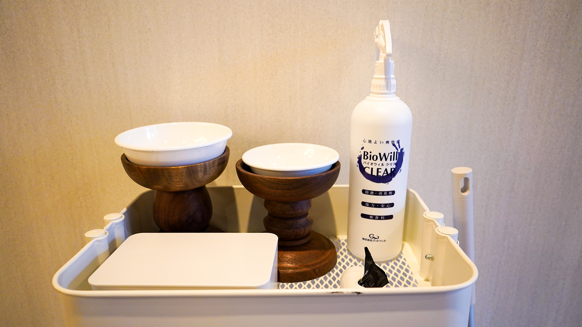 ・【ペット用品】ペット用食器をご用意しております。荷物を減らして、身軽な旅行をお楽しみいただけます