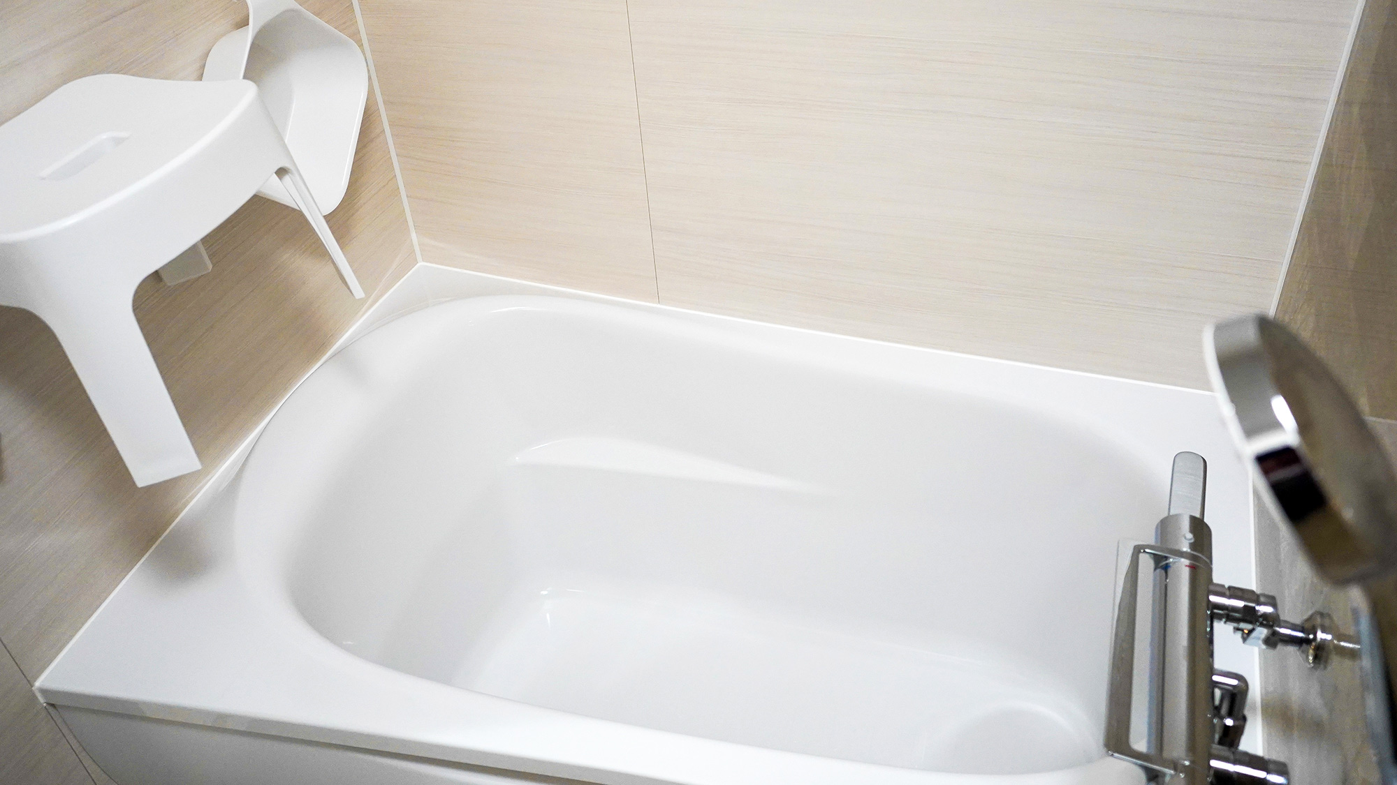 ・【お風呂】独立バスルームで、旅の疲れを癒やす穏やかなひとときを。