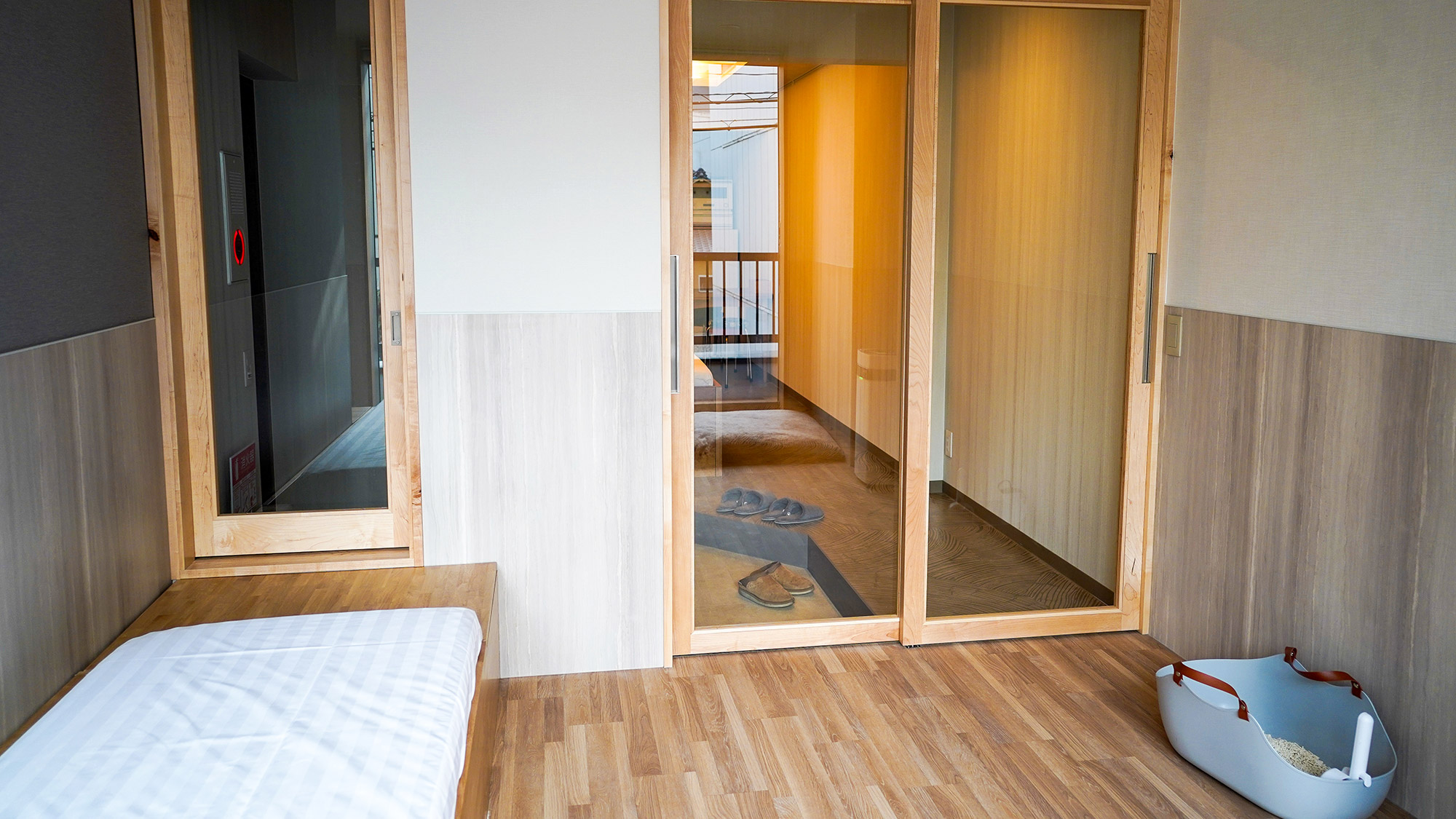 ・【ペットスペース】人とペット空間が分かれており清潔感があります。衛生面も安心してお過ごしください