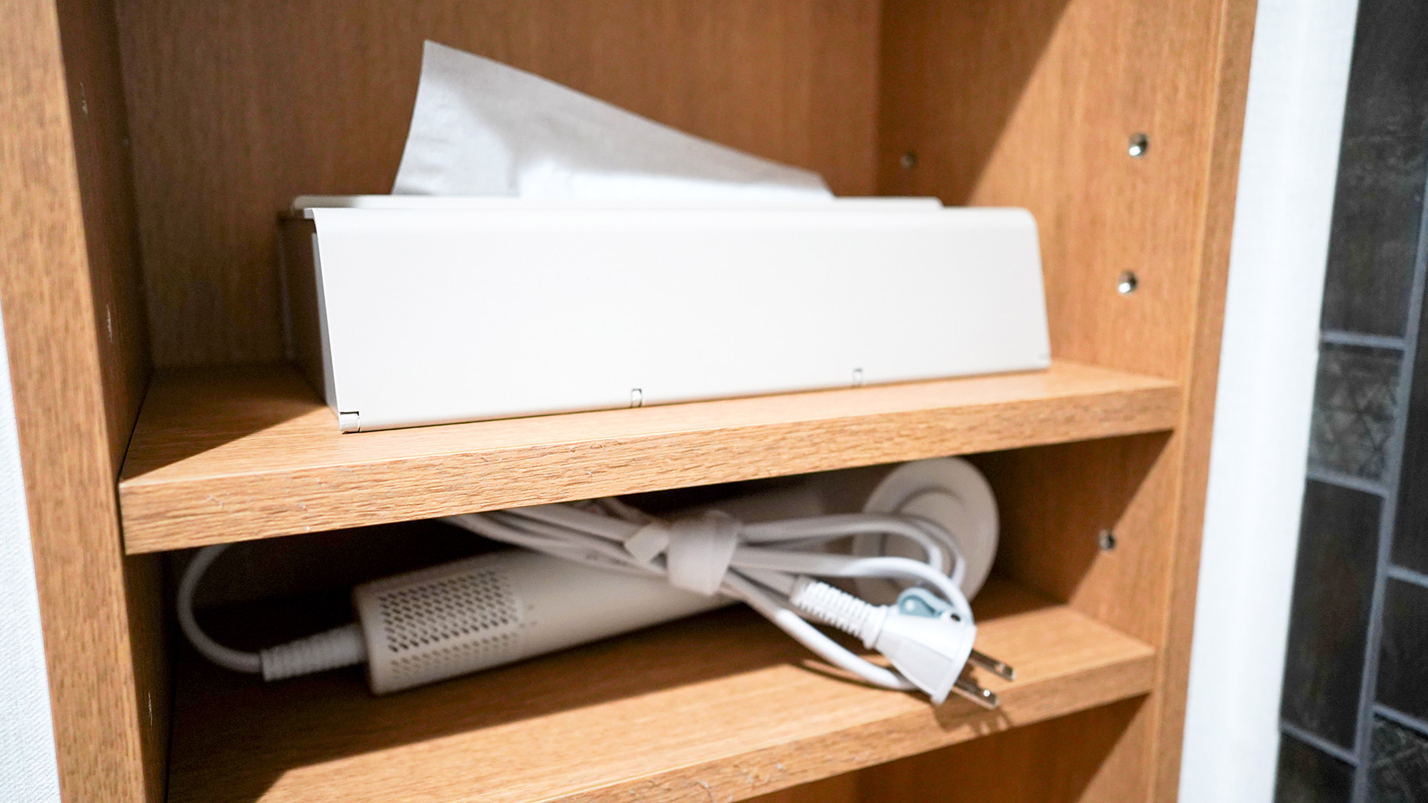 ・【アメニティ】清潔で使いやすいドライヤーをご用意しております。旅の支度も、お部屋の中で心地よく。