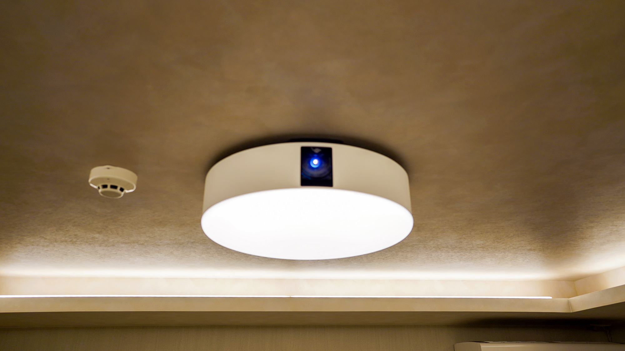 ・【プロジェクター】大画面で楽しめるプロジェクター付き！ご家族やご友人と特別な時間をお過ごしください