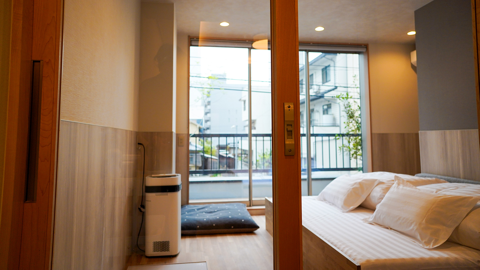 ・【ペットスペース】ペットスペースは施錠可能です。ペットのプライベート空間をお守りします