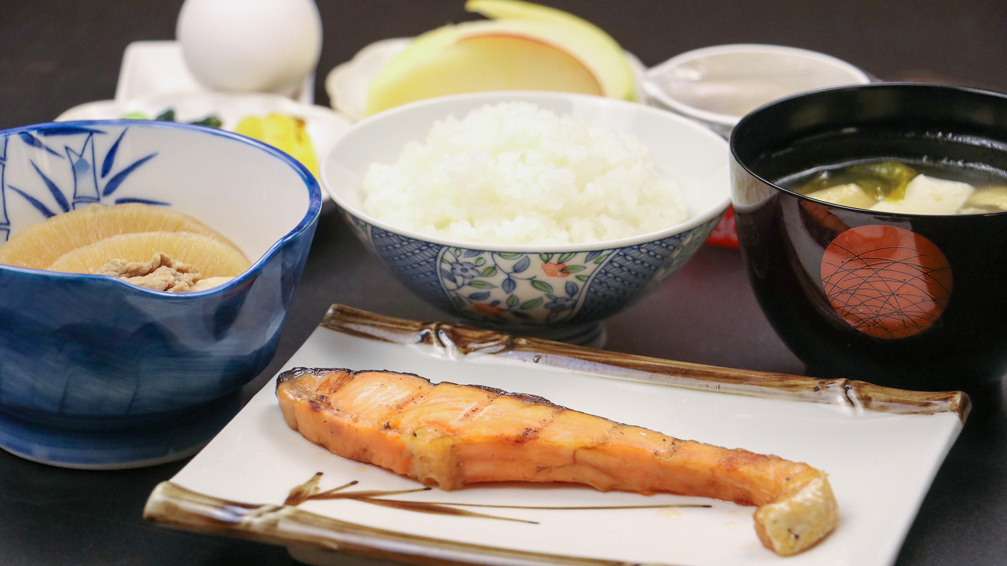 #朝食一例　主菜から副菜まで一品一品、丁寧に調理しております。