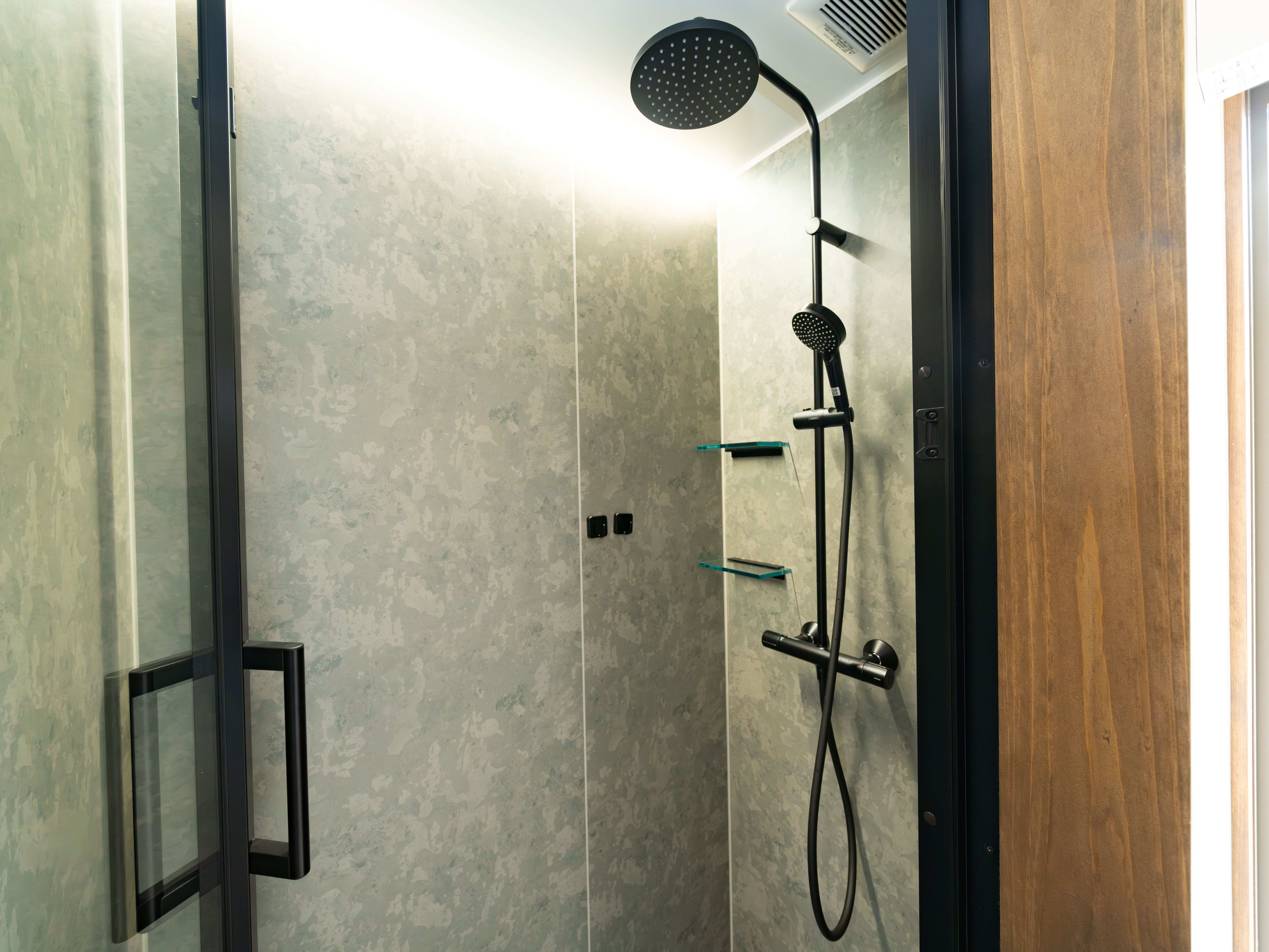 シャワールーム