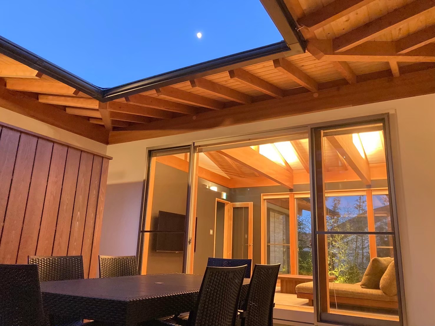 【露天風呂付客室】令月：中庭