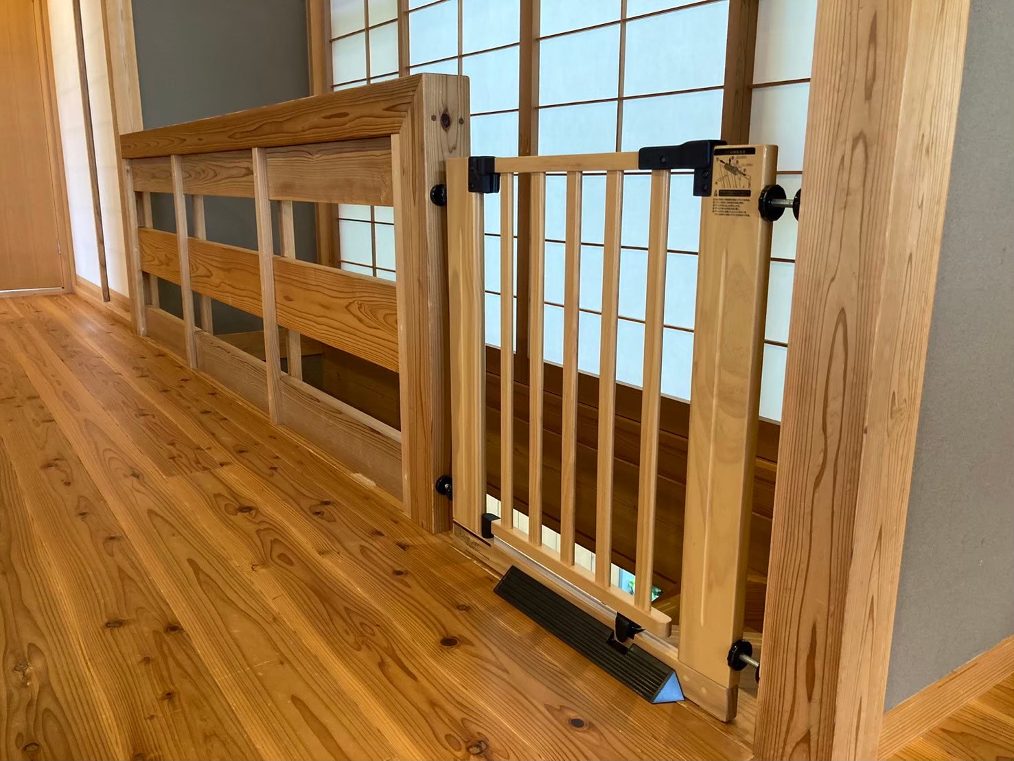 【木のぬくもり空間】春月：ベビーゲート