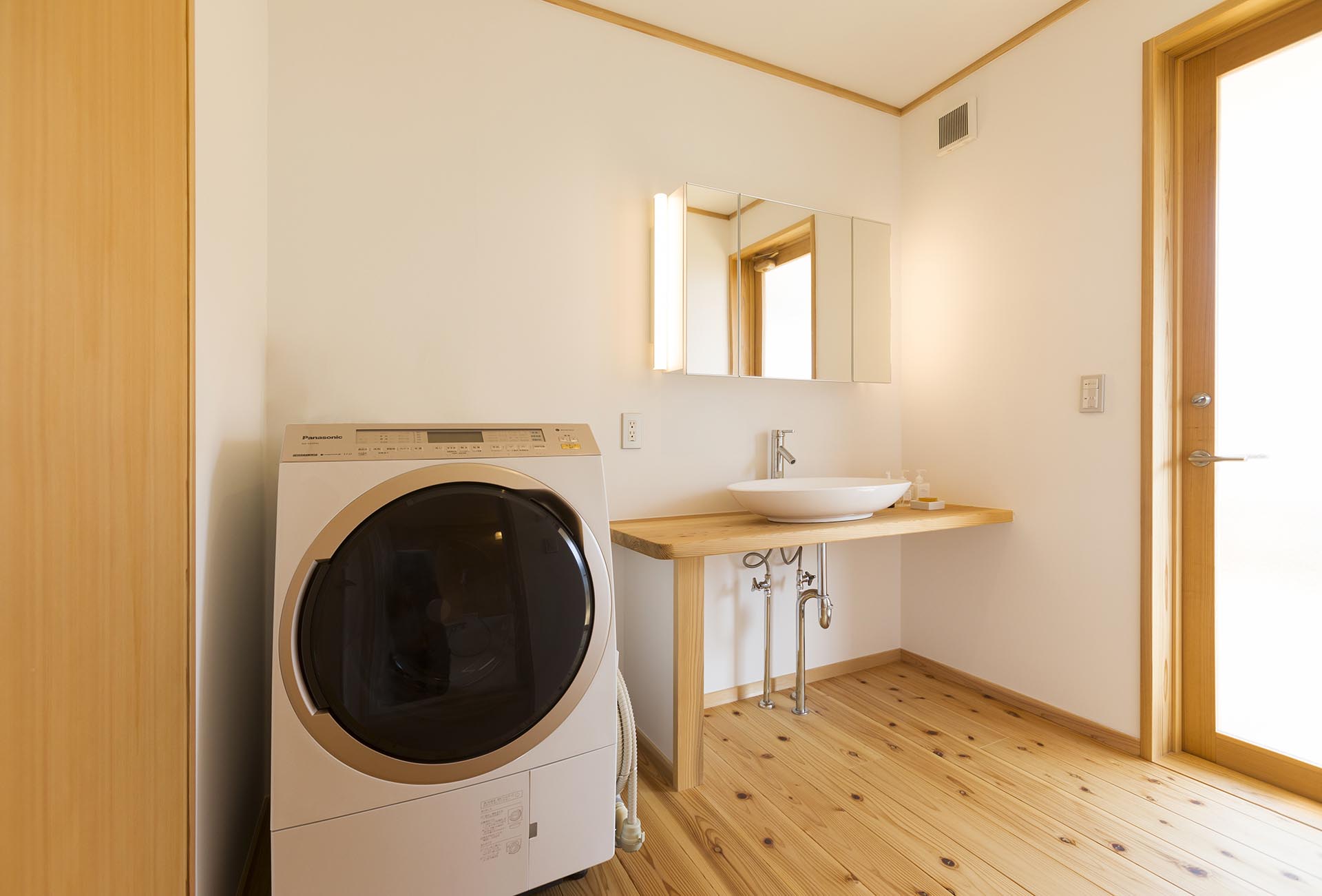 【木のぬくもり空間】春月：ランドリールーム