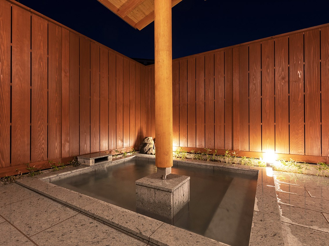 【露天風呂付客室】令月：露天風呂