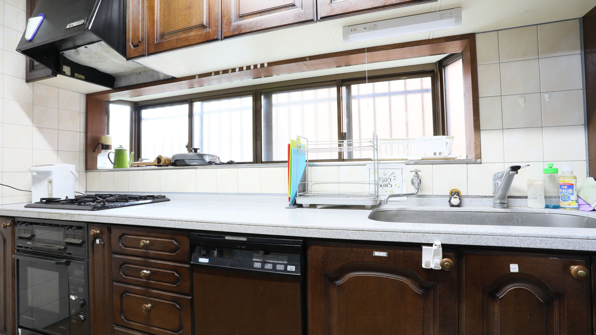 【離れ＿キッチン】調理器具一式揃っているのでご自由に料理できます。*