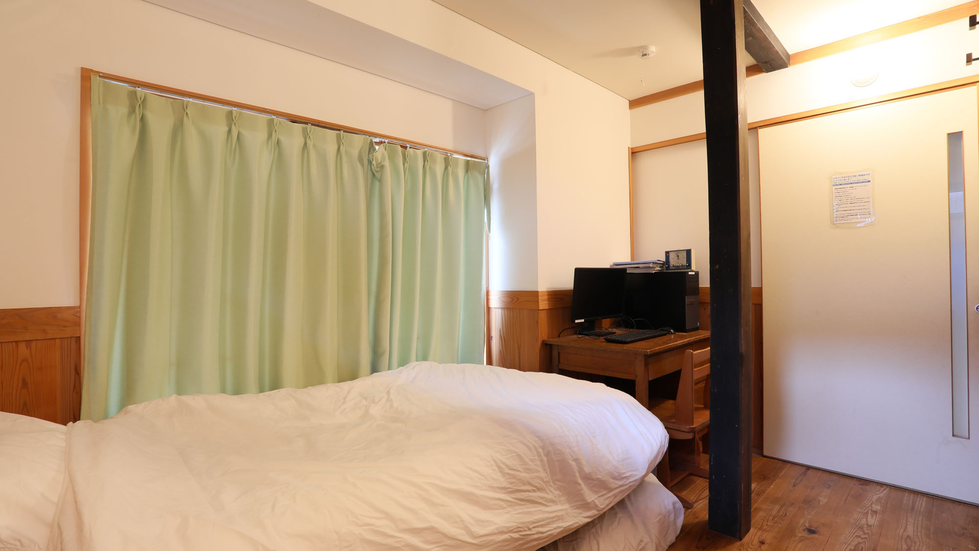 【本館＿プライベートルーム】１名～２名まで泊まれます。ワンちゃんも一緒に泊まれます。*