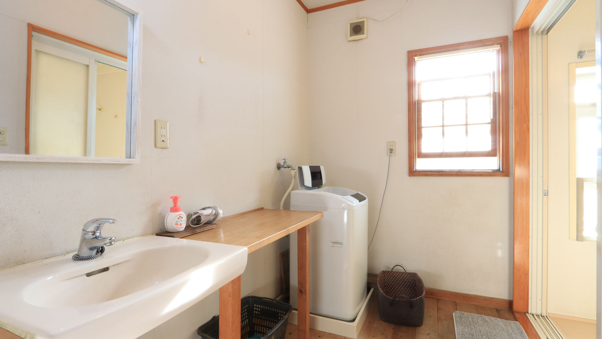 施設_共用洗面所*