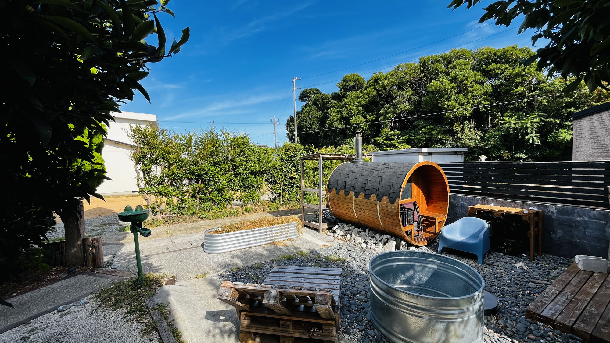 施設_バレルサウナと水風呂*