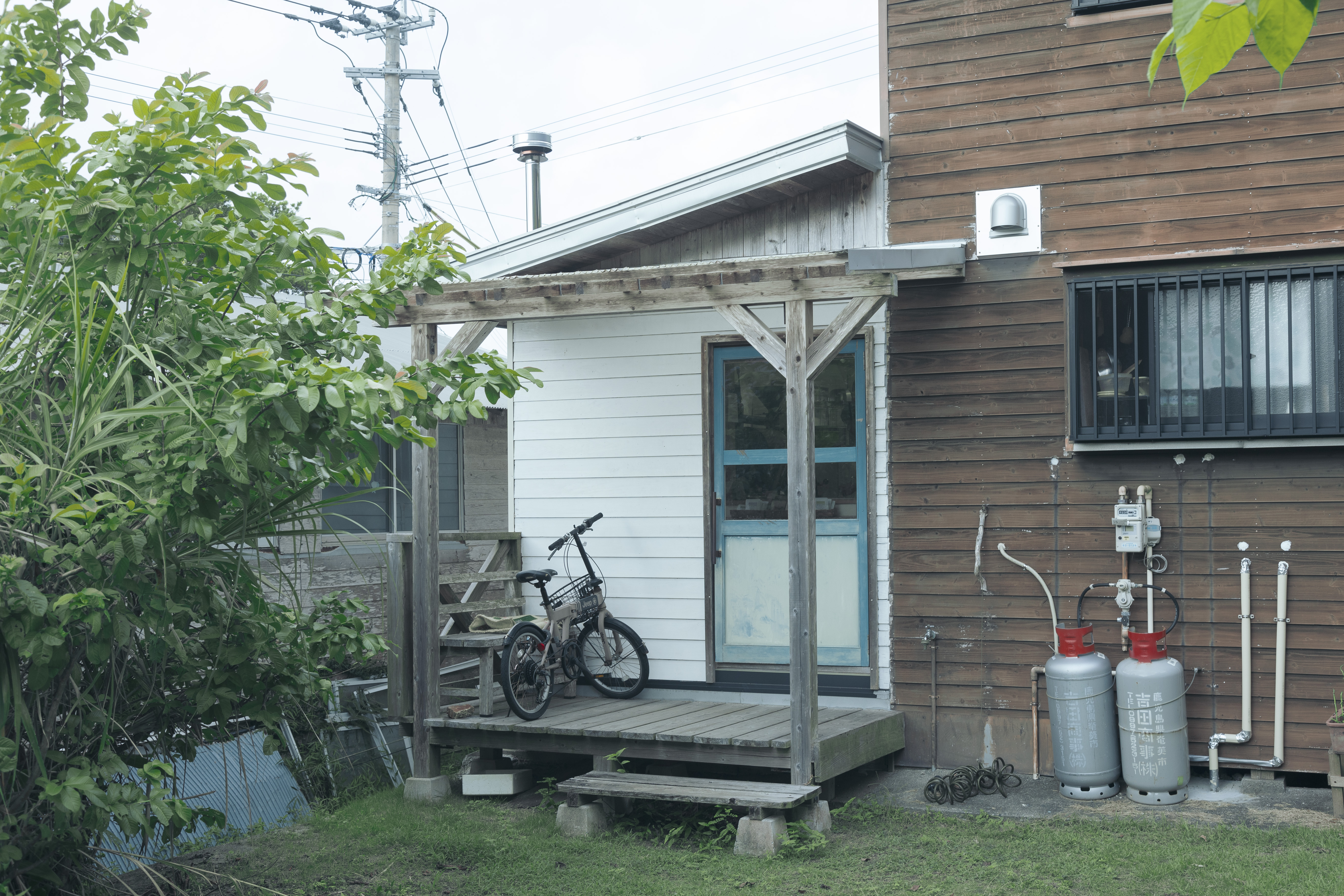 近くの珈琲の自家焙煎所「豆と麦」