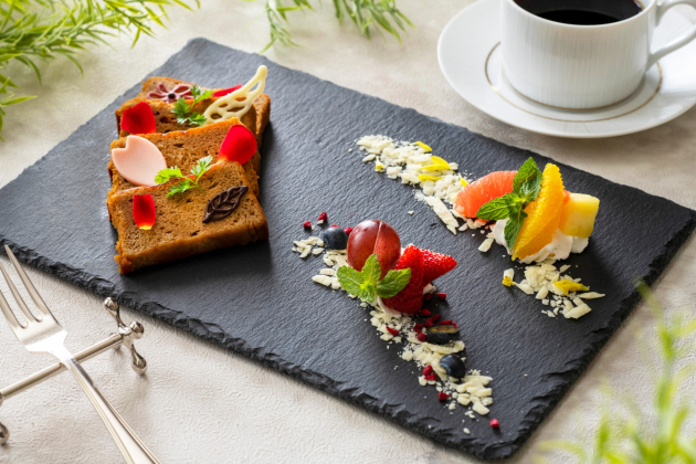 ラウンジ【尼の雫と栗のバターケーキセット】