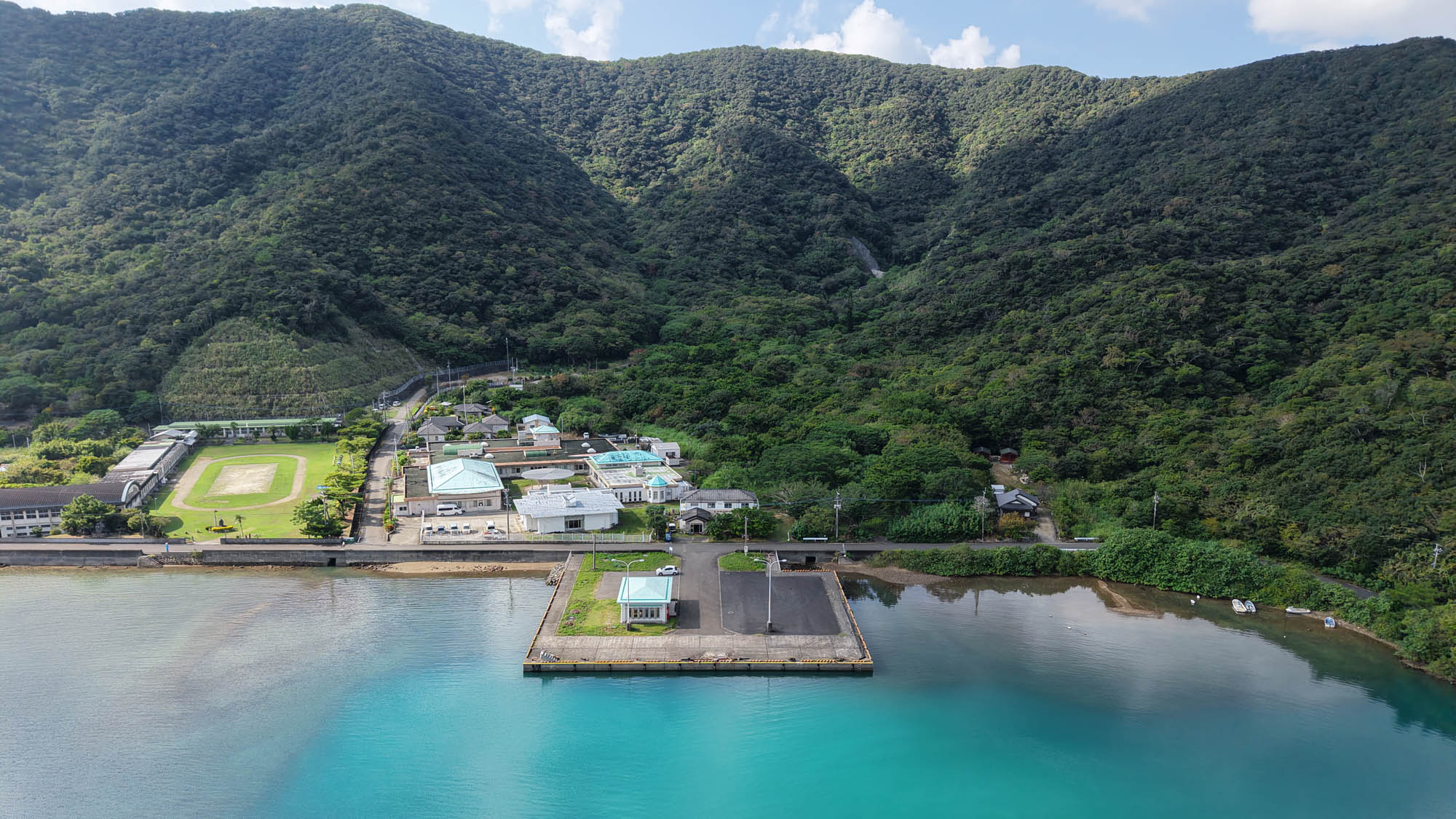 美しい島の自然と共に過ごす、加計呂麻滞在はアイランズステーションで！