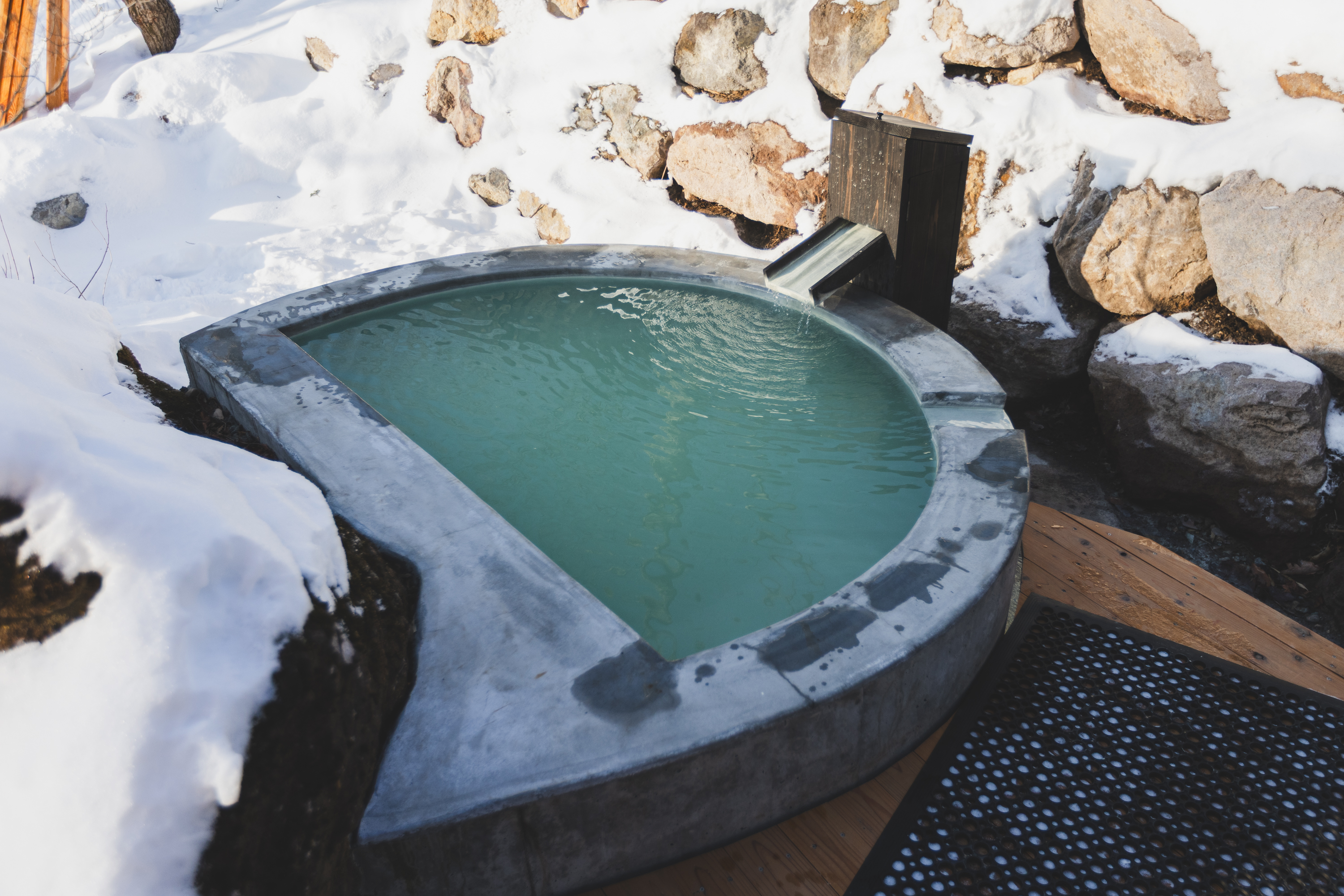 貸切露天風呂「湖月の湯」