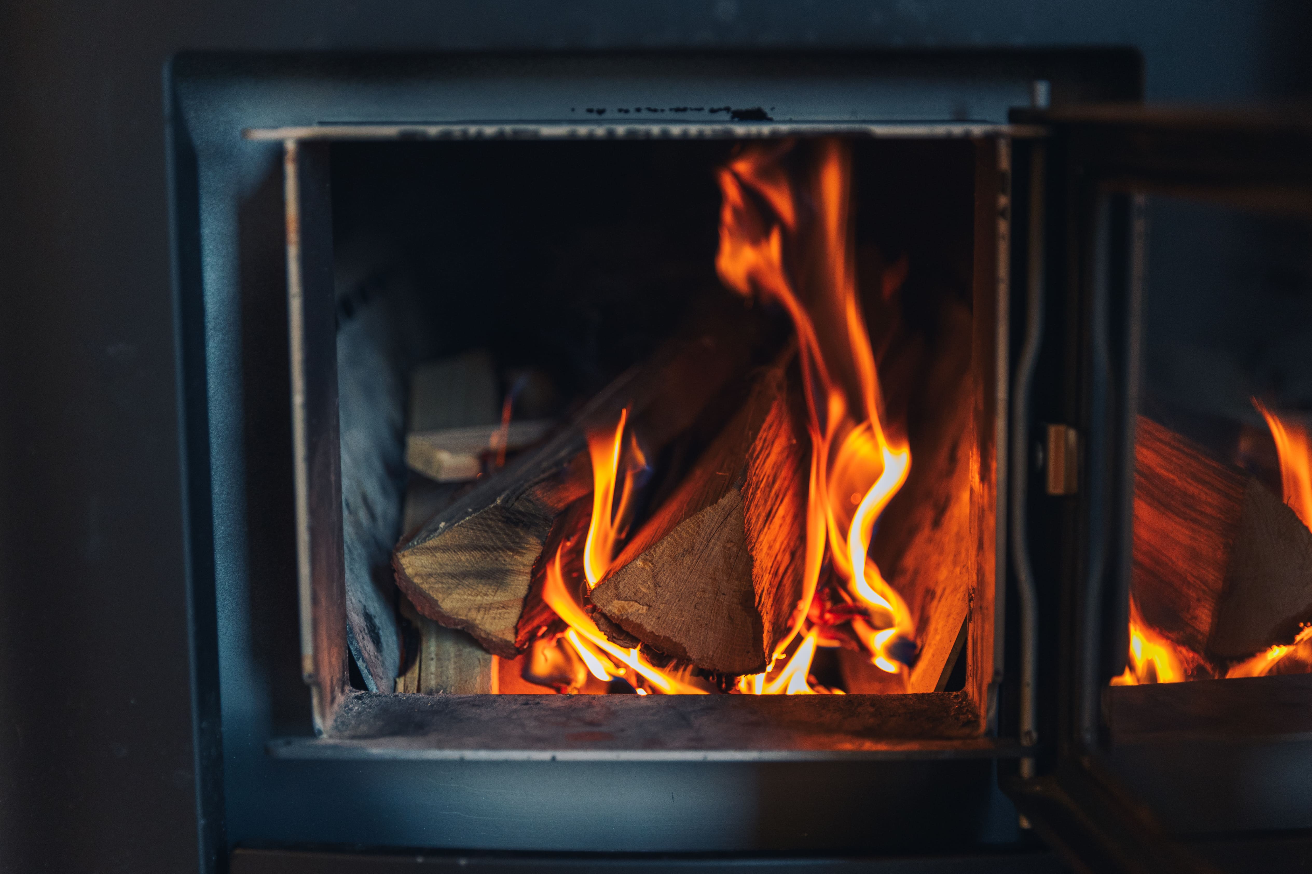 サウナストーブ（部屋共通設備）