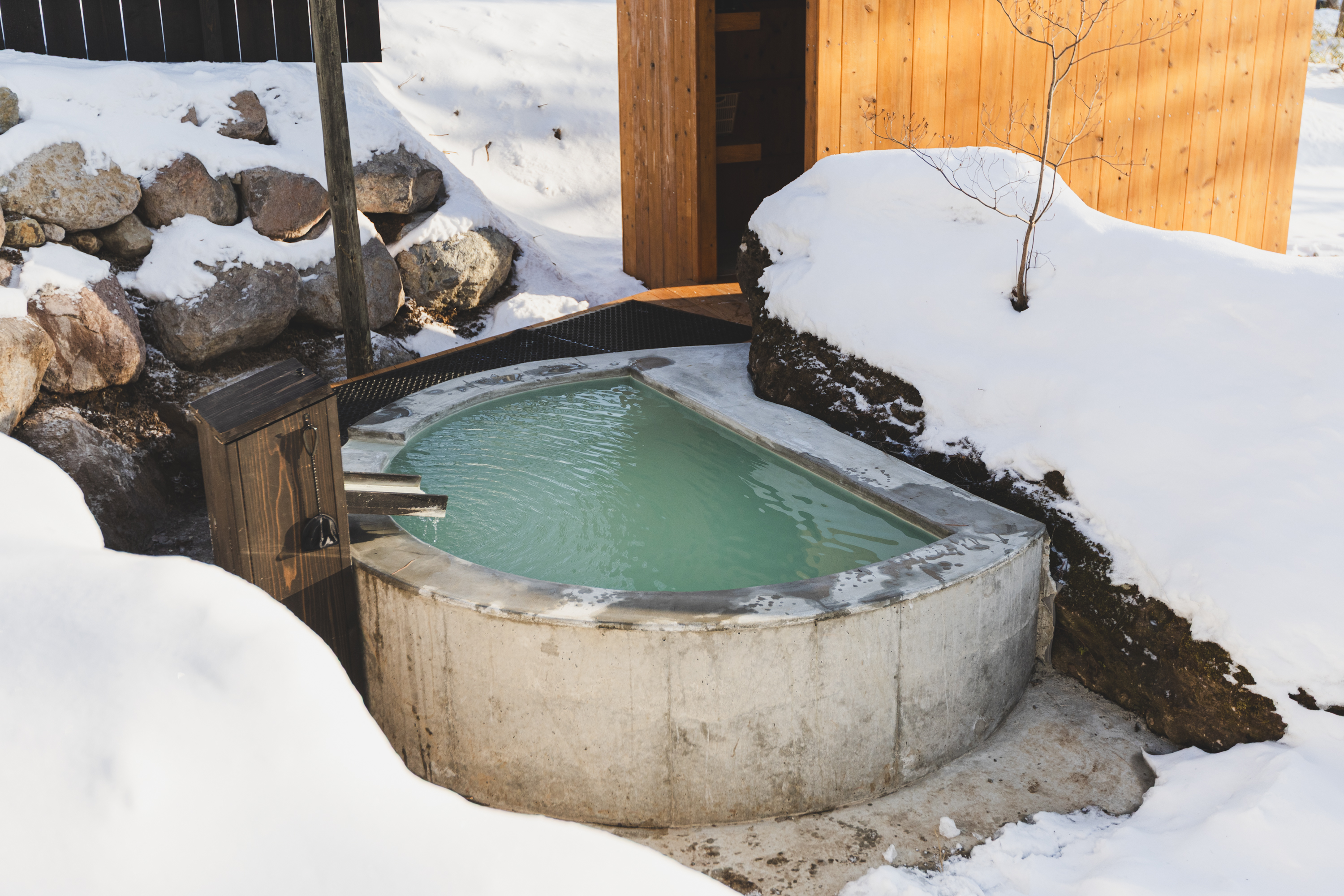貸切露天風呂「湖月の湯」