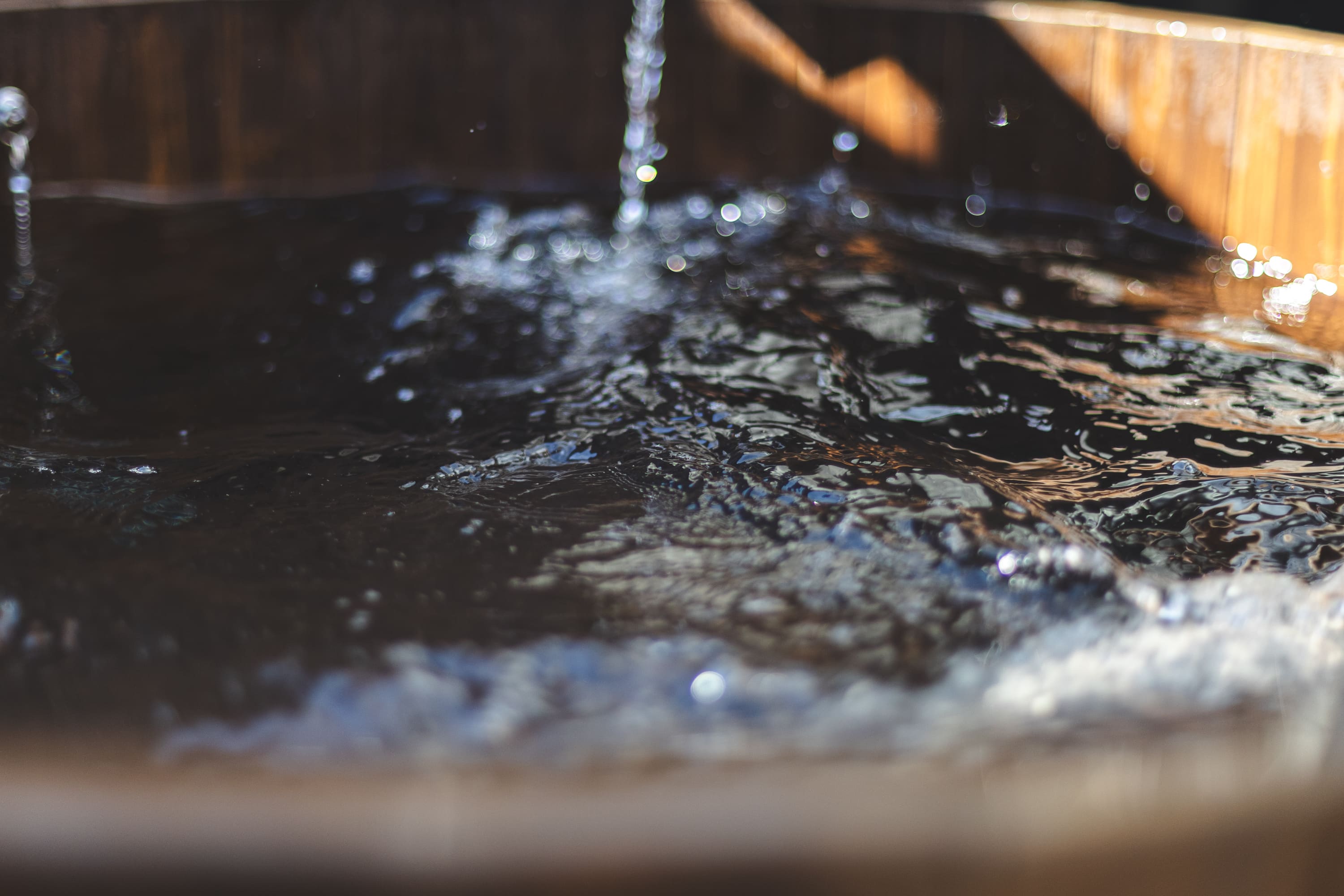 露天の水風呂完備
