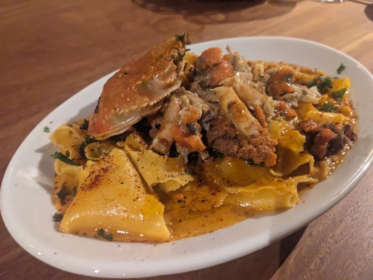 セコガニをまるまる一杯使った濃厚なグァツェットのパスタ