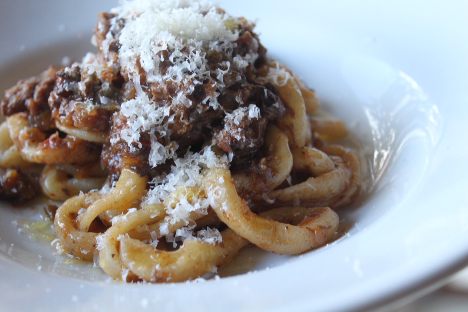 トスカーナ地方の伝統的なパスタ「ピチ」