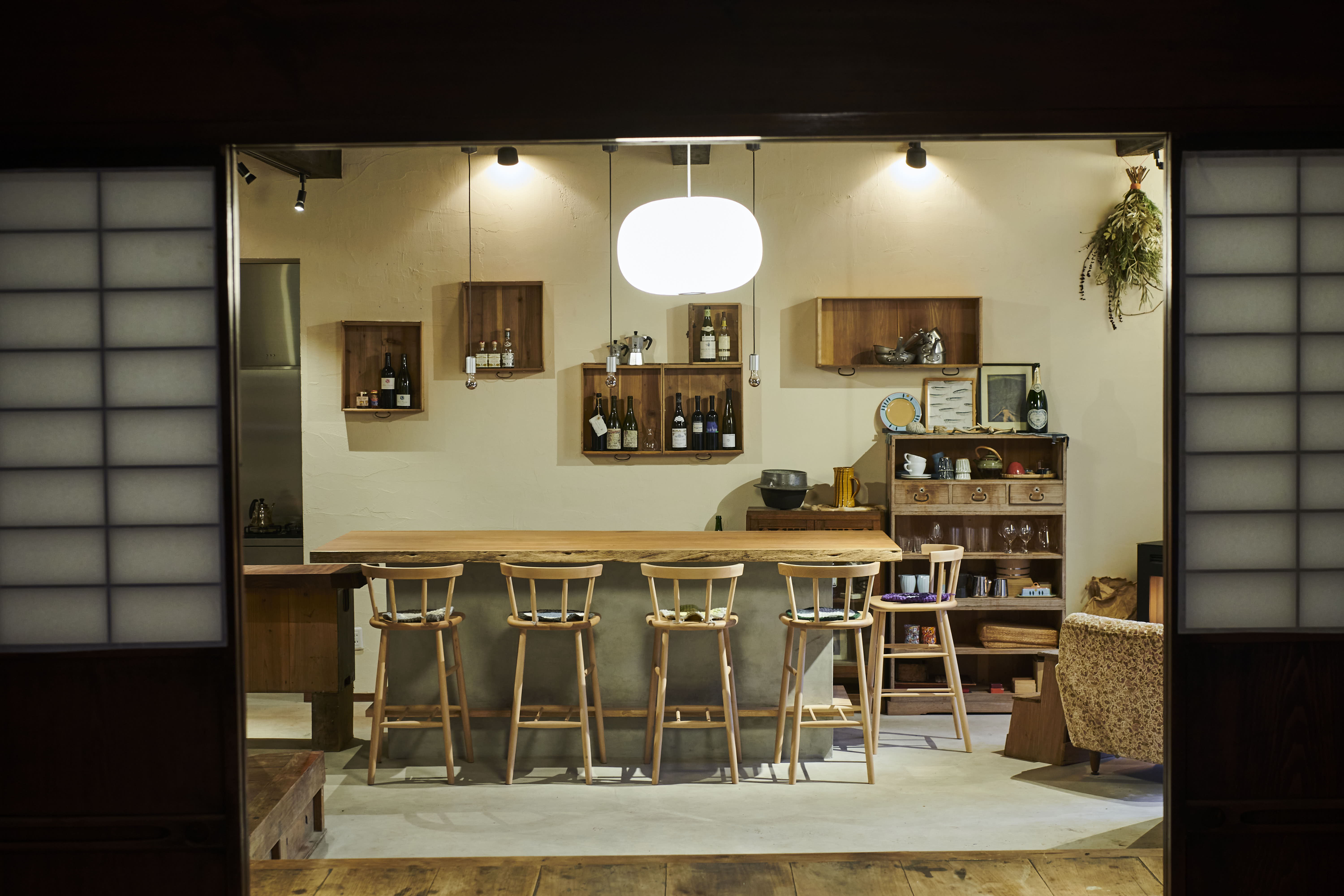 土間スペースはトラットリアの雰囲気を