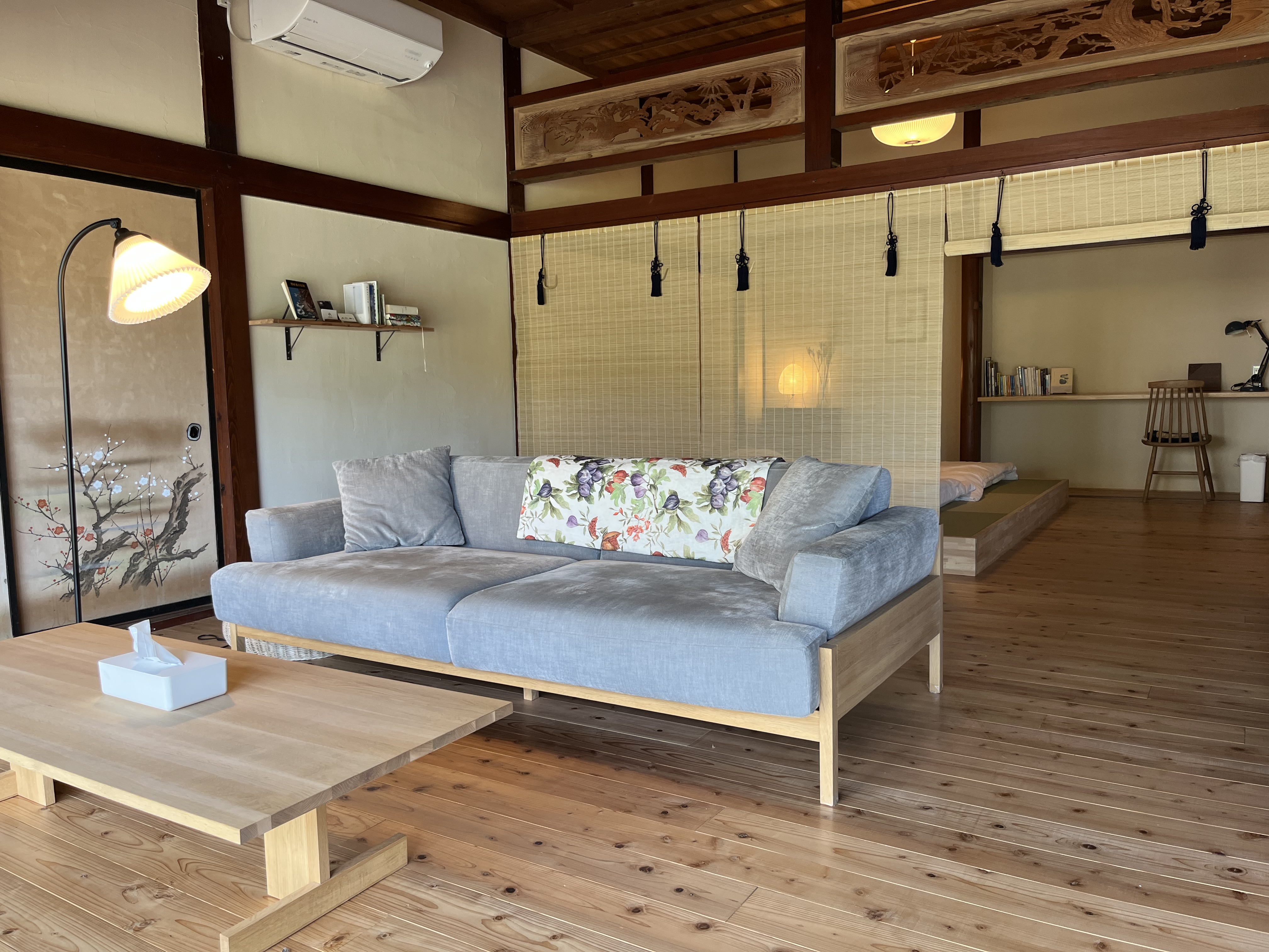 小上がりには簾を設置