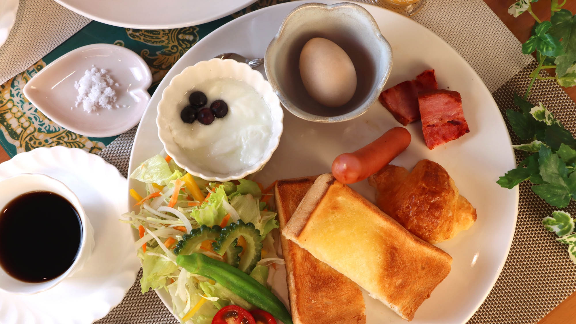 【1泊朝食】朝陽を感じて・・・和食と洋食の日替わり朝食♪