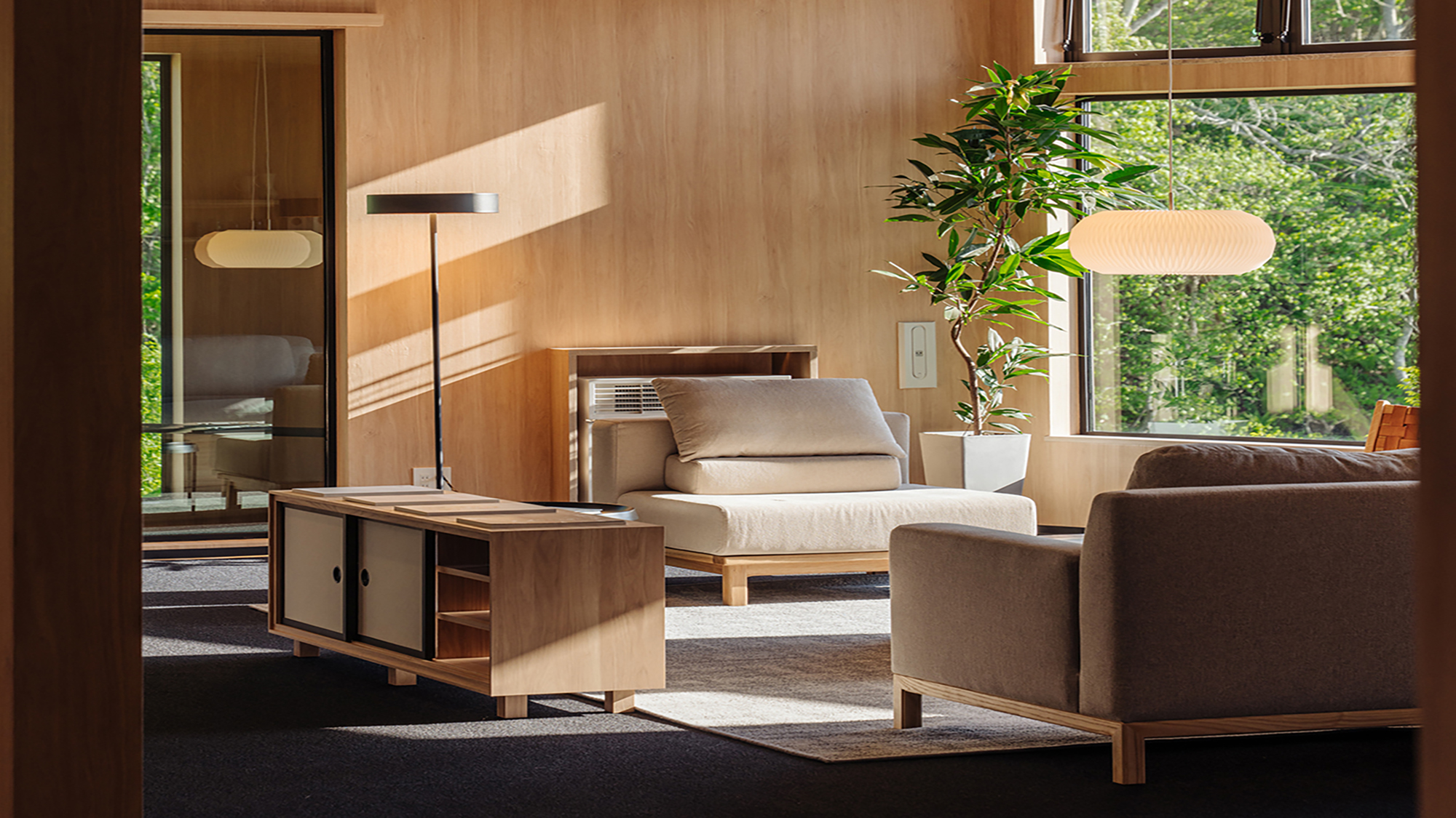 静けさと心地よさが調和するエントランス