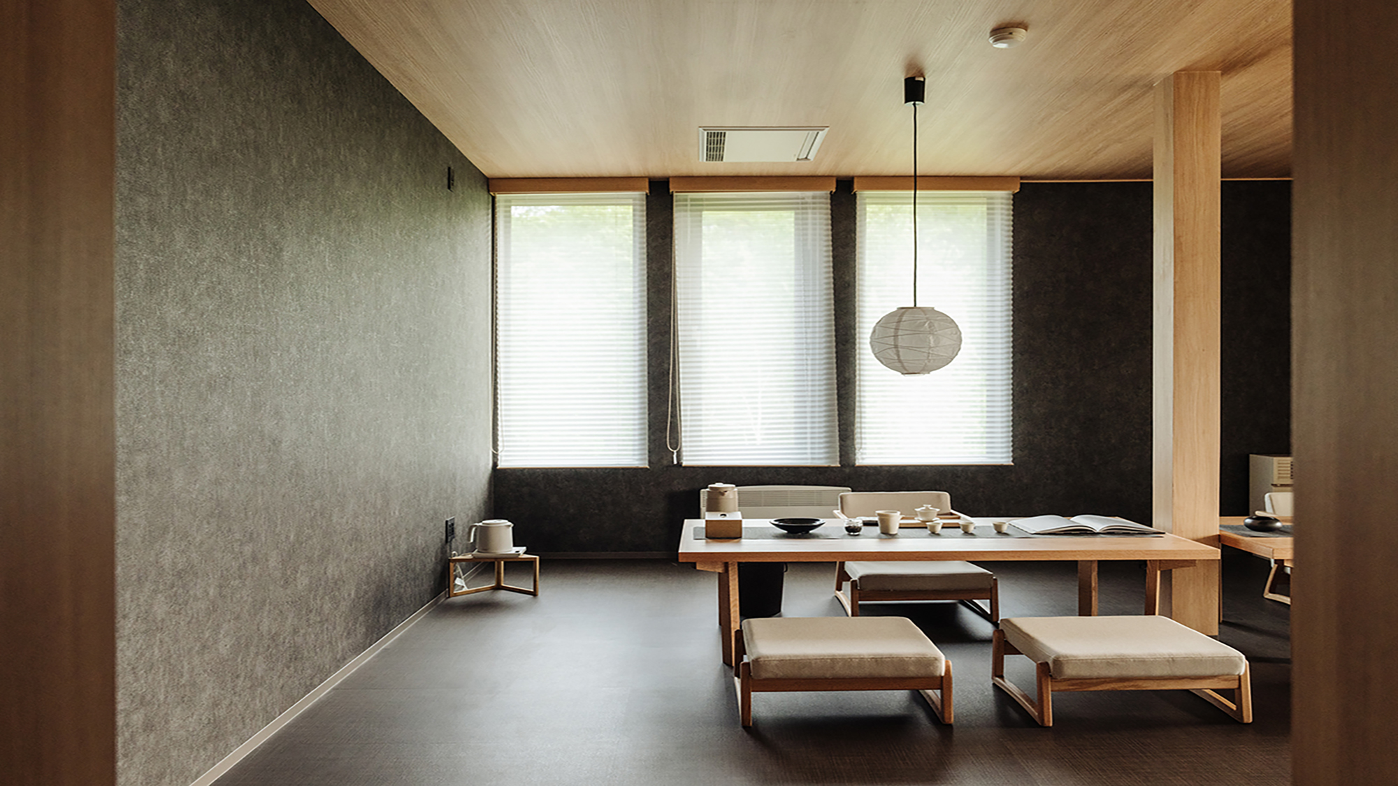 静寂に包まれる茶室