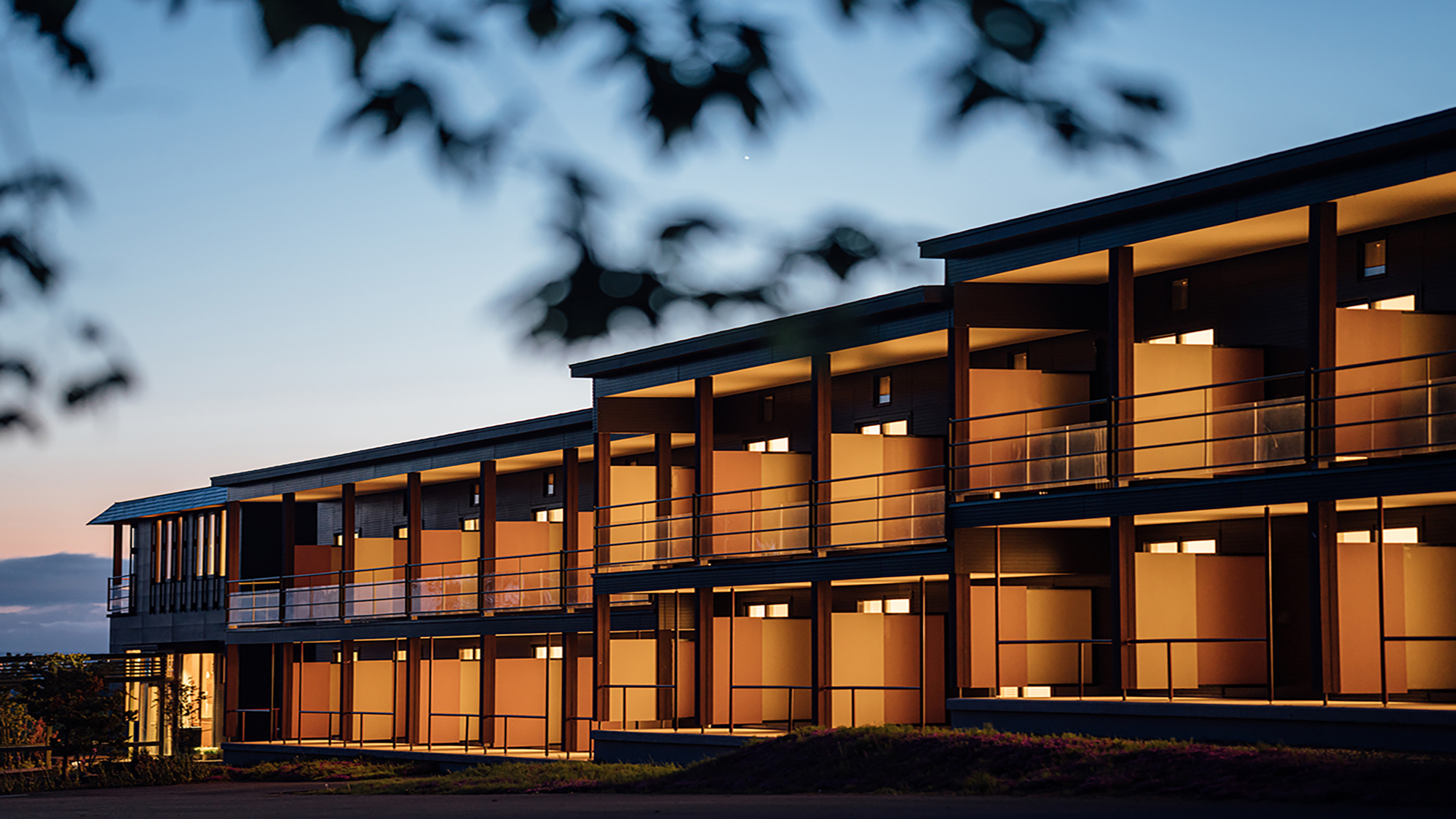 自然の中に静かに佇む宿