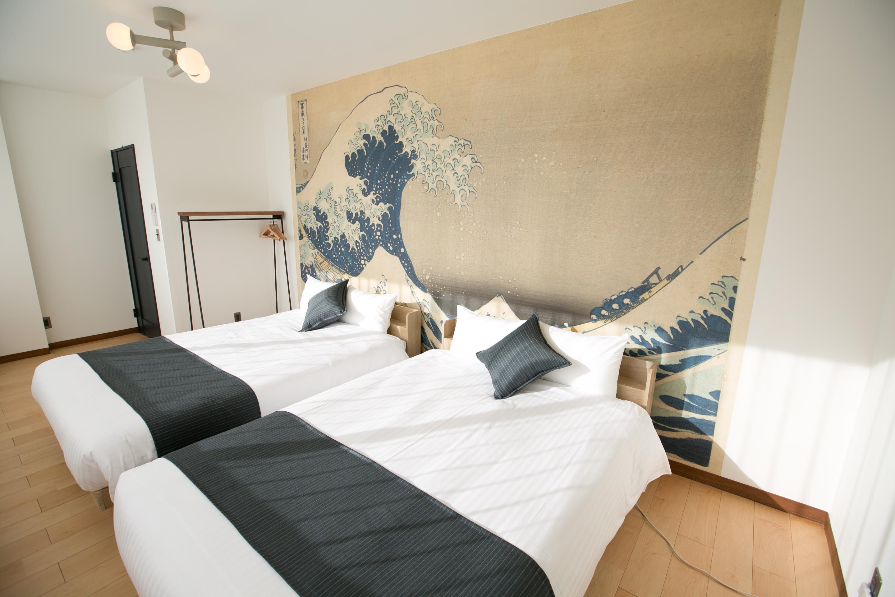 素泊まり・丸々1棟貸切・2ベッドルームヴィラ・少人数から大人数まで・大型プロジェクター・屋上BBQ