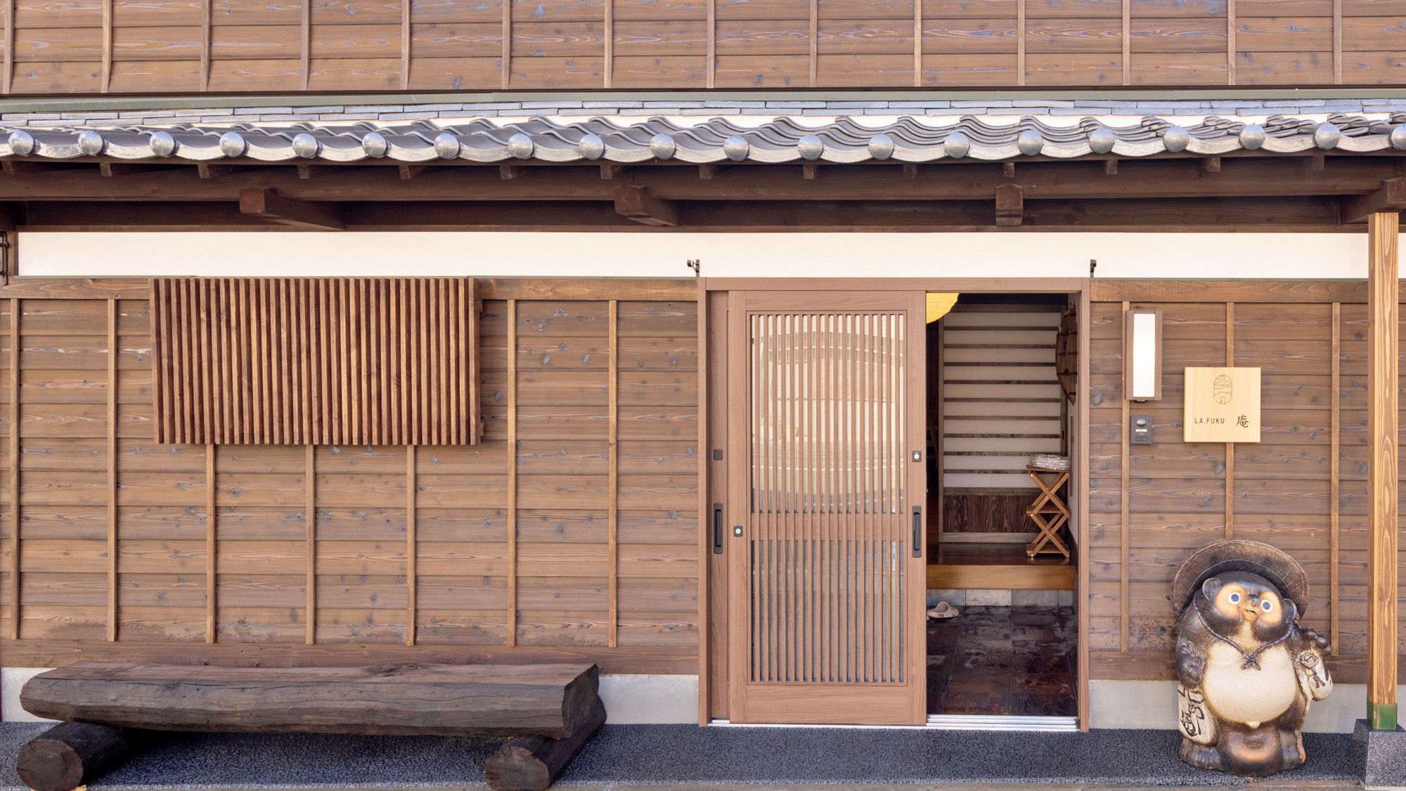 【LA.FUKU凪】日本ならではの趣を感じる外観 (1)