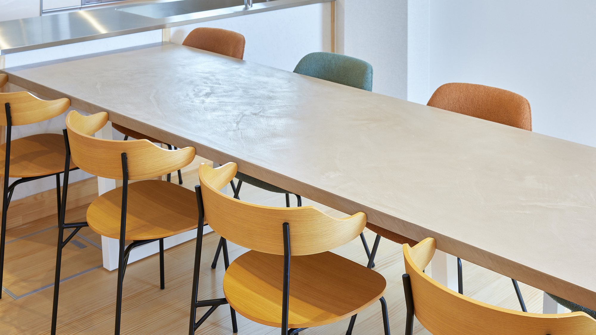 【ダイニング】みんな揃って楽しく会話できます