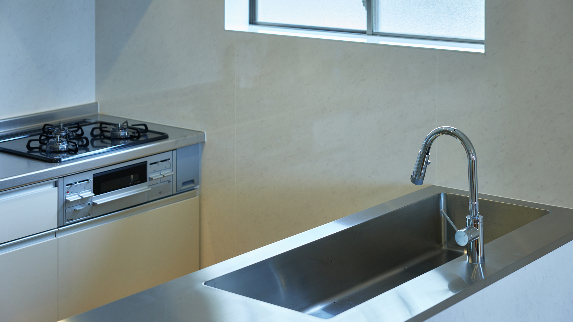 【キッチン】魚が捌けるように特注の特大シンク