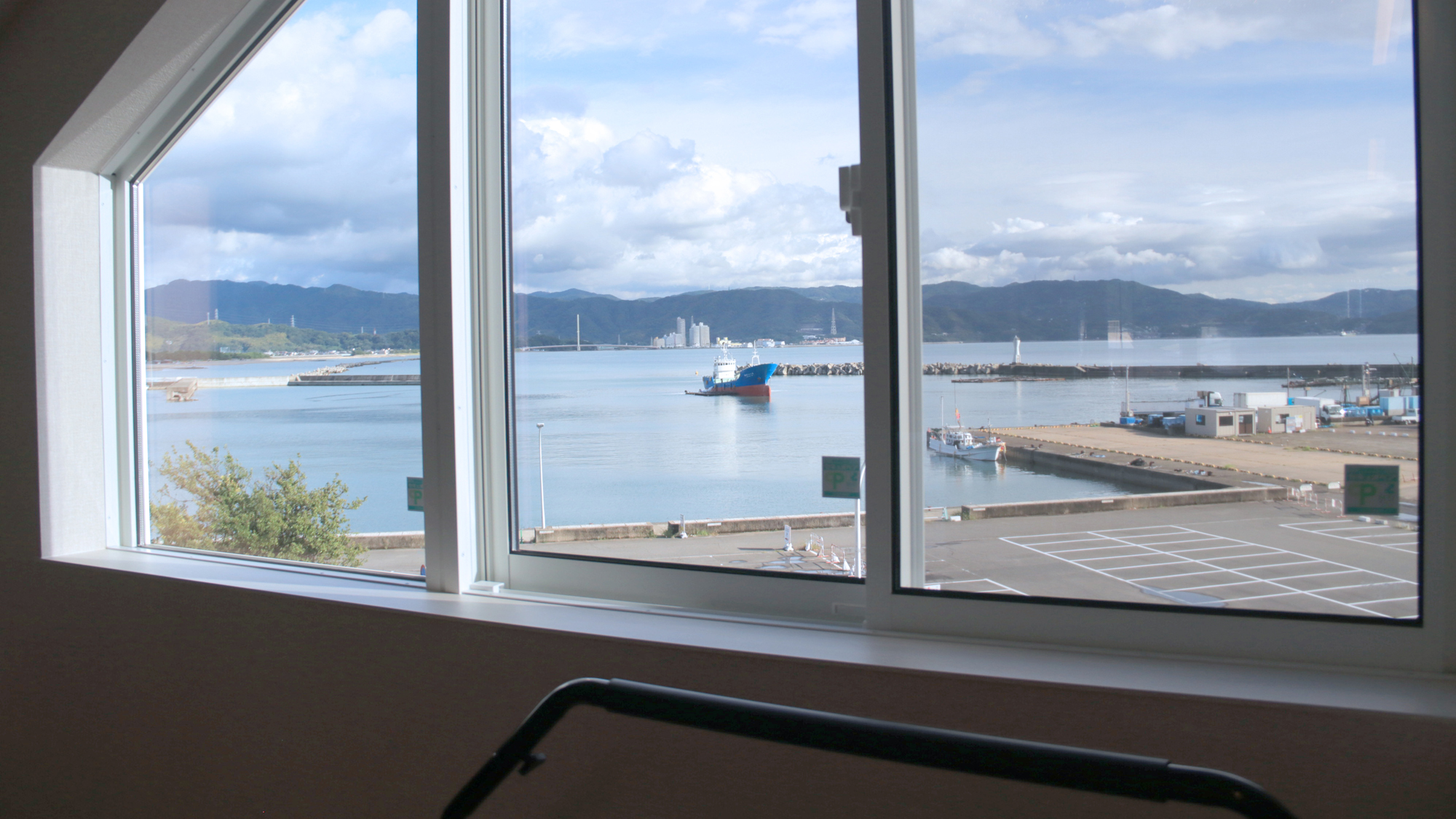 【プレイルーム】漁港を眺めながら