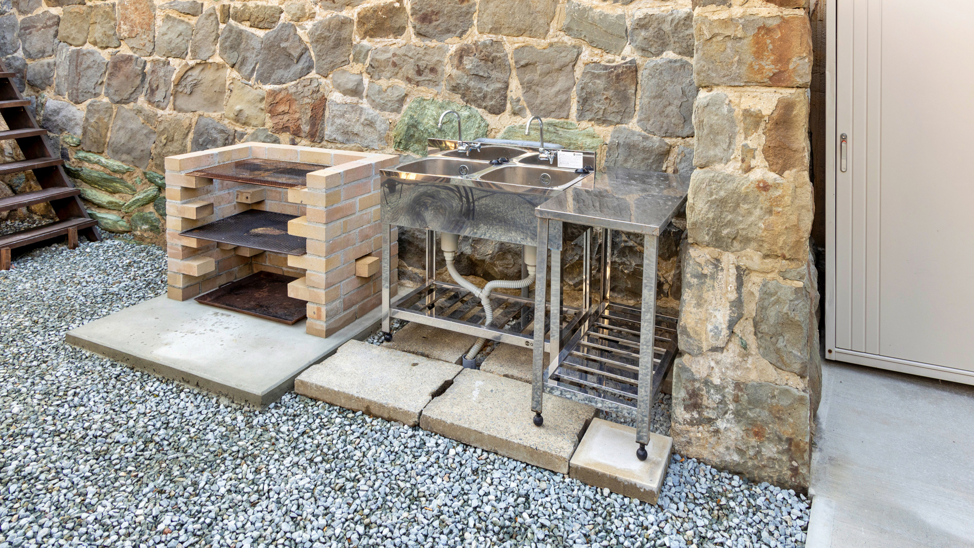 【LA.FUKU凪】庭でくつろぐ (1)