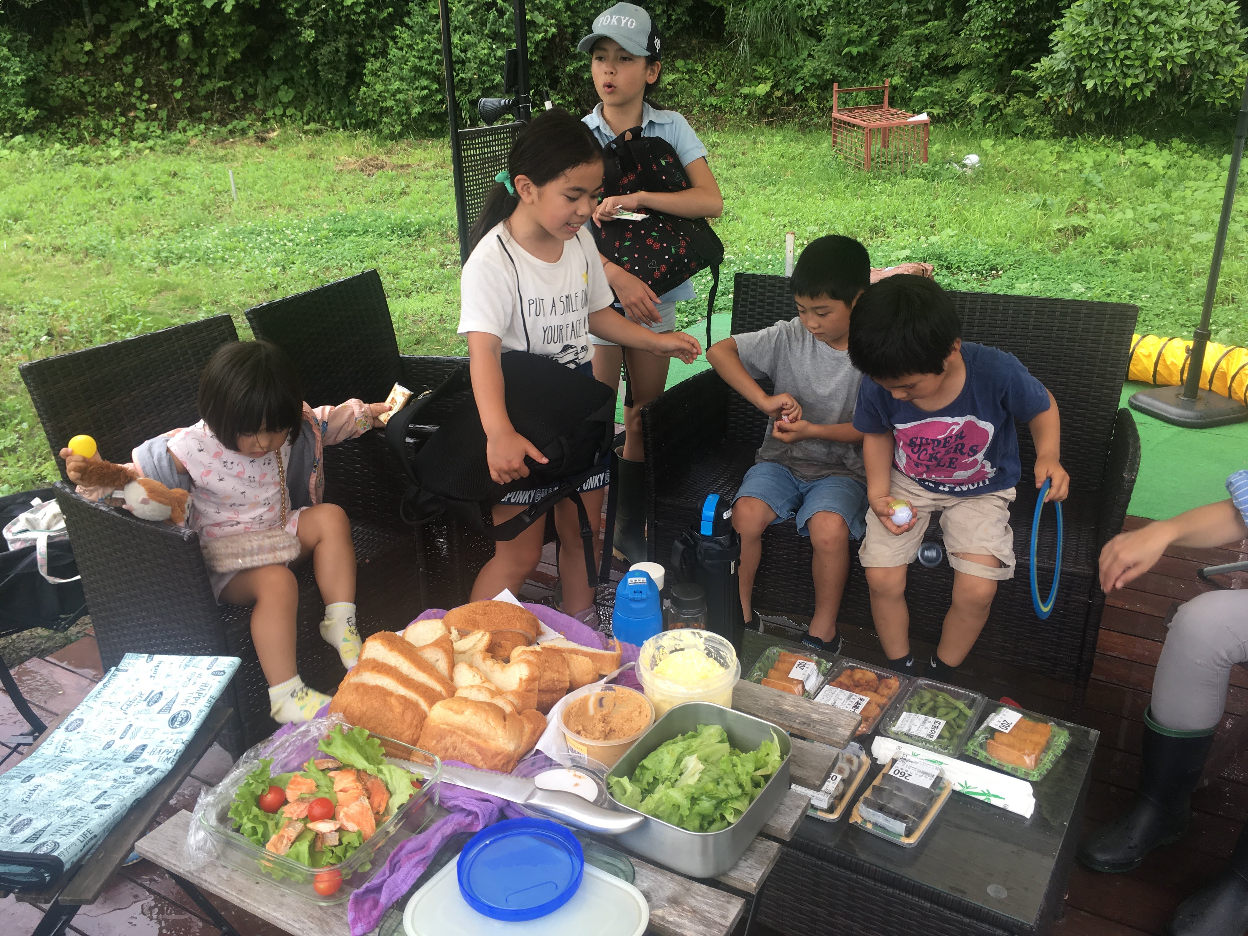 ガゼボで朝食２