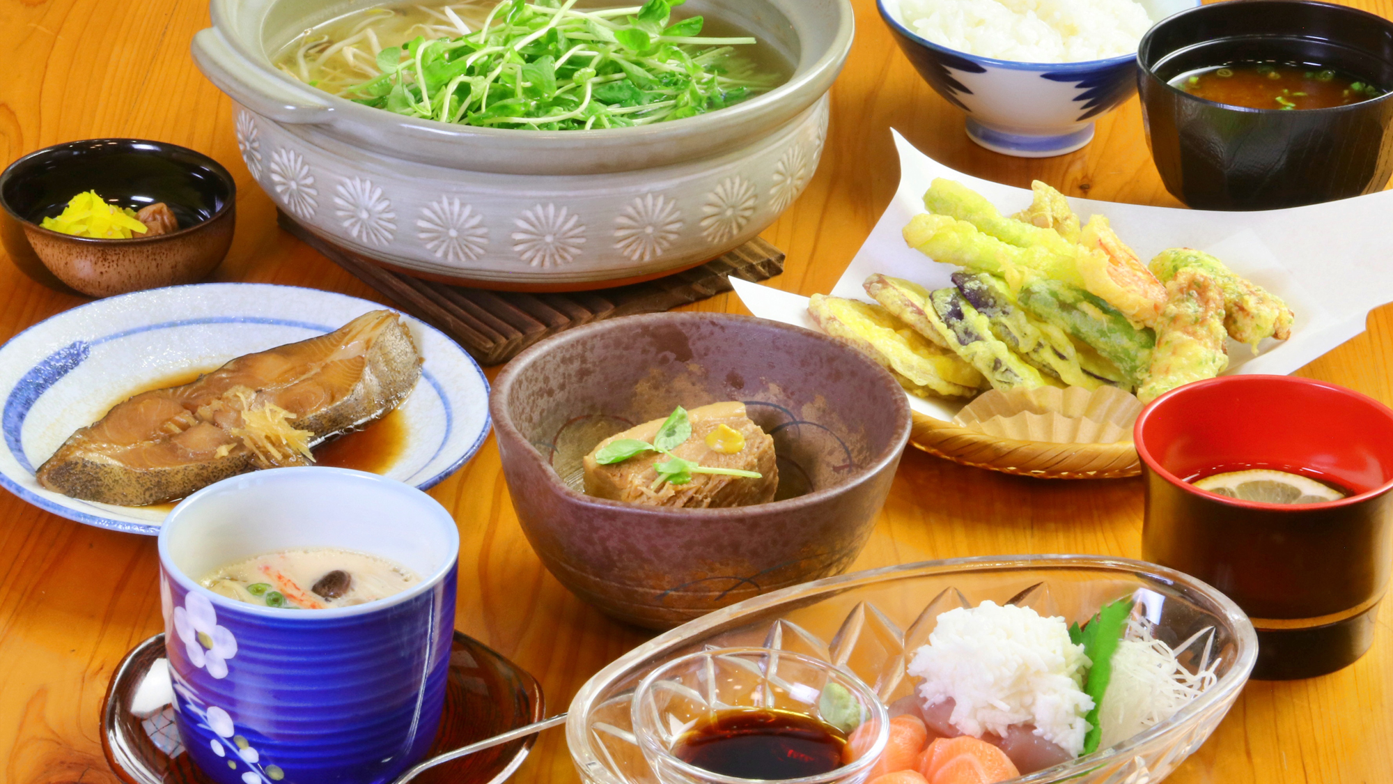 【夕食】女将手作りの家庭的な料理です